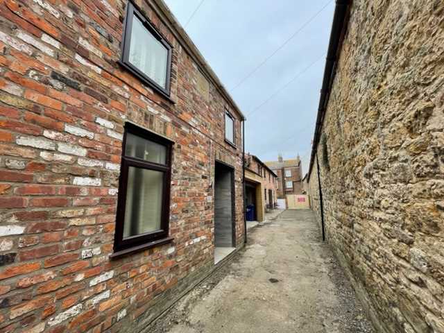 Clayhouse Yard