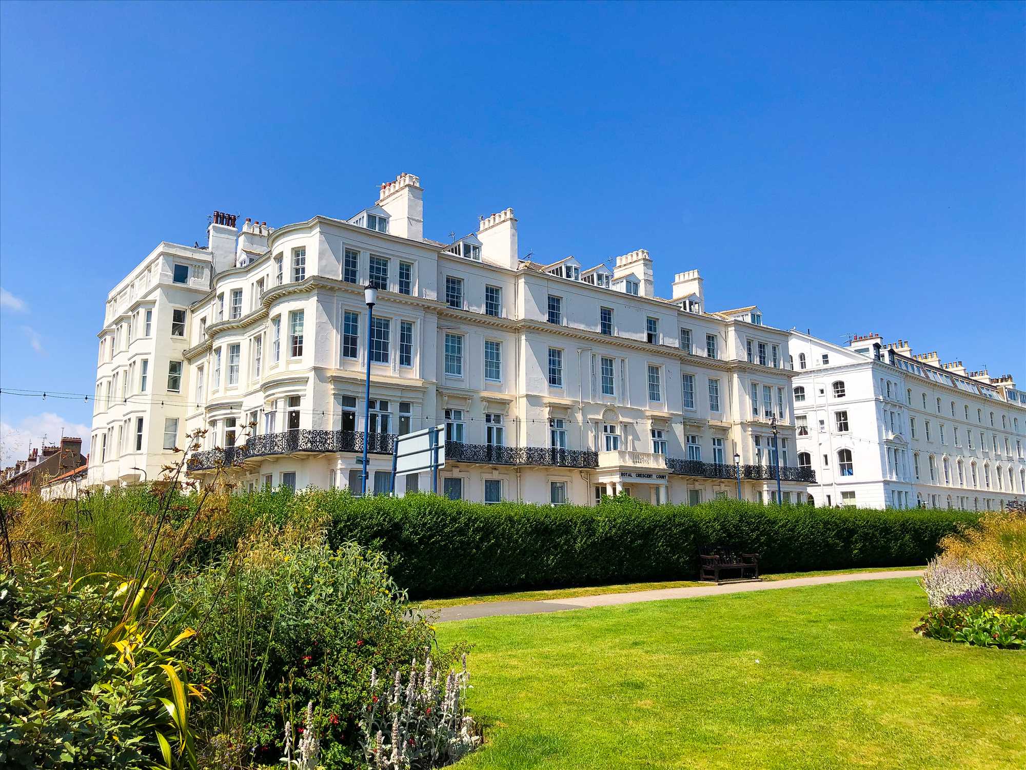 Royal Crescent Court, Filey - Picture 1