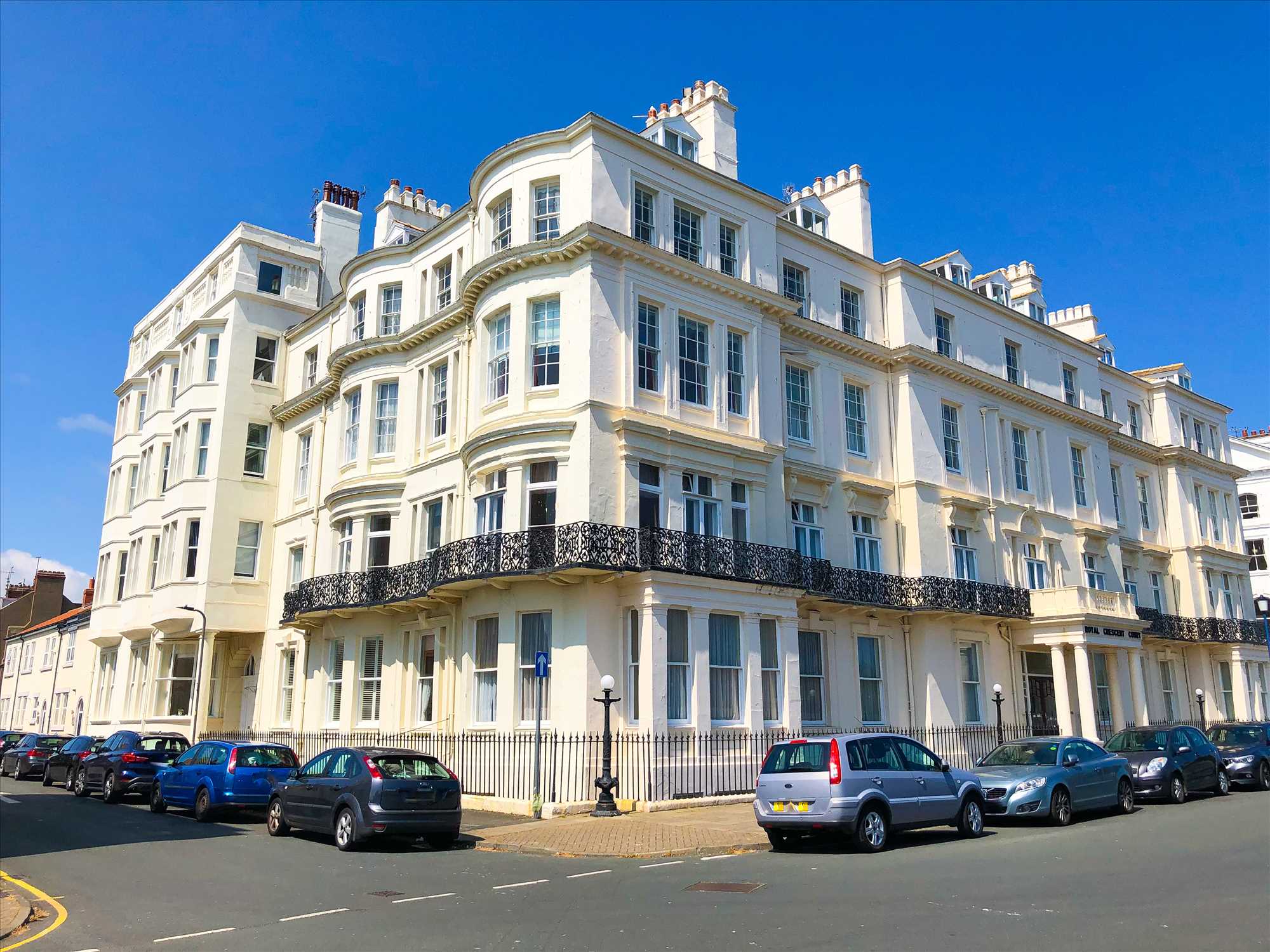 Royal Crescent Court, Filey - Picture 5