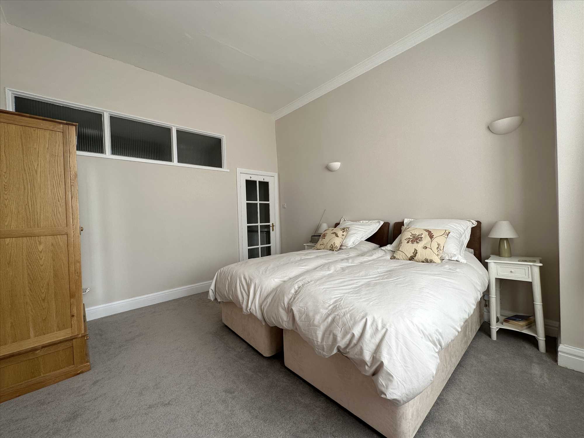 Royal Crescent Court, Filey - Picture 12