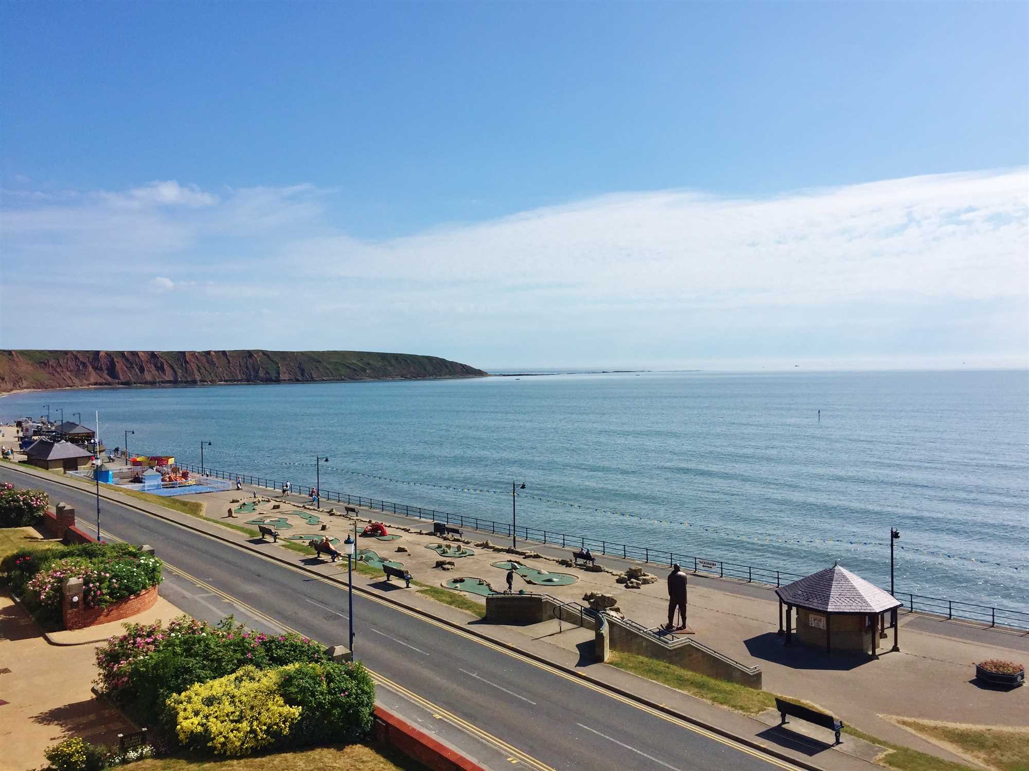 Deepdene, The Beach, Filey - Picture 2