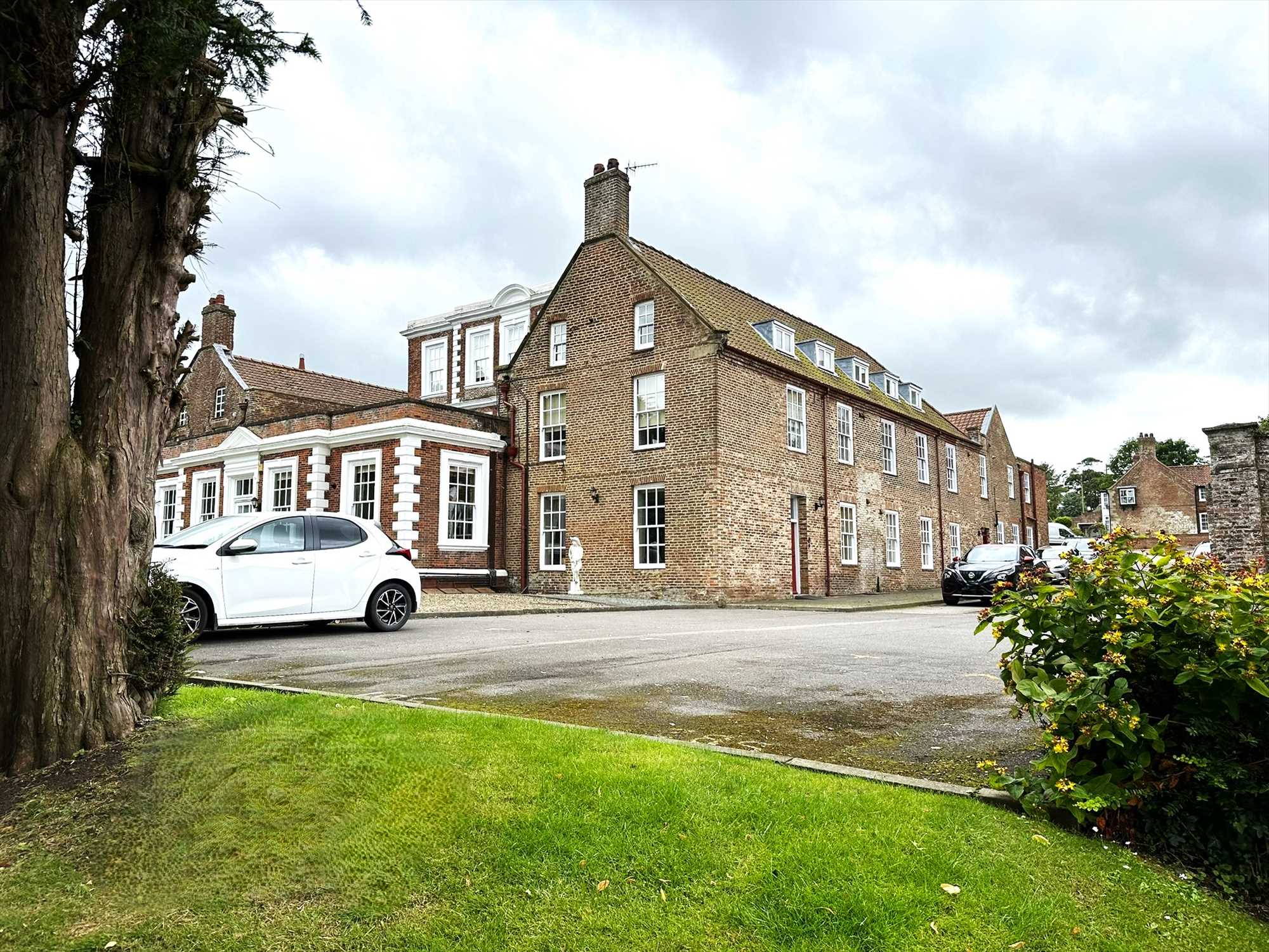 The Old Hall, Hunmanby Hall - Picture 26