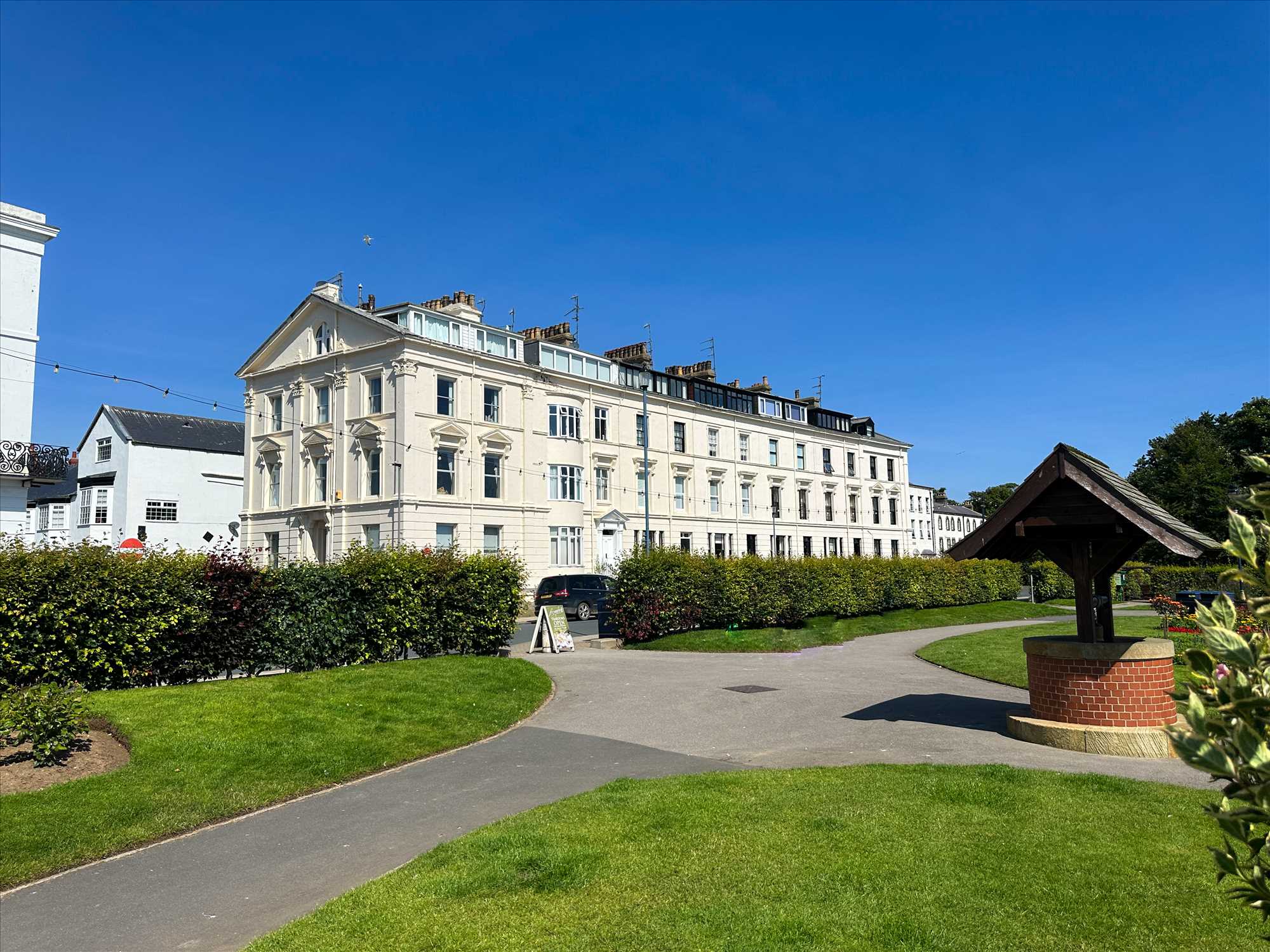 The Crescent, Filey - Picture 1