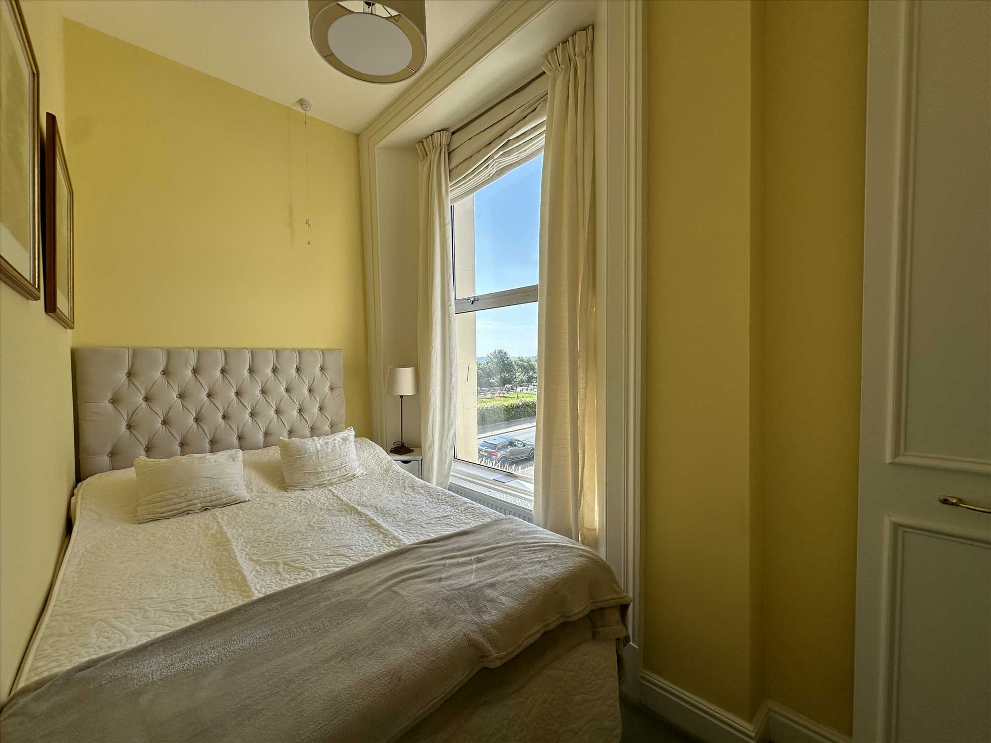 The Crescent, Filey - Picture 16