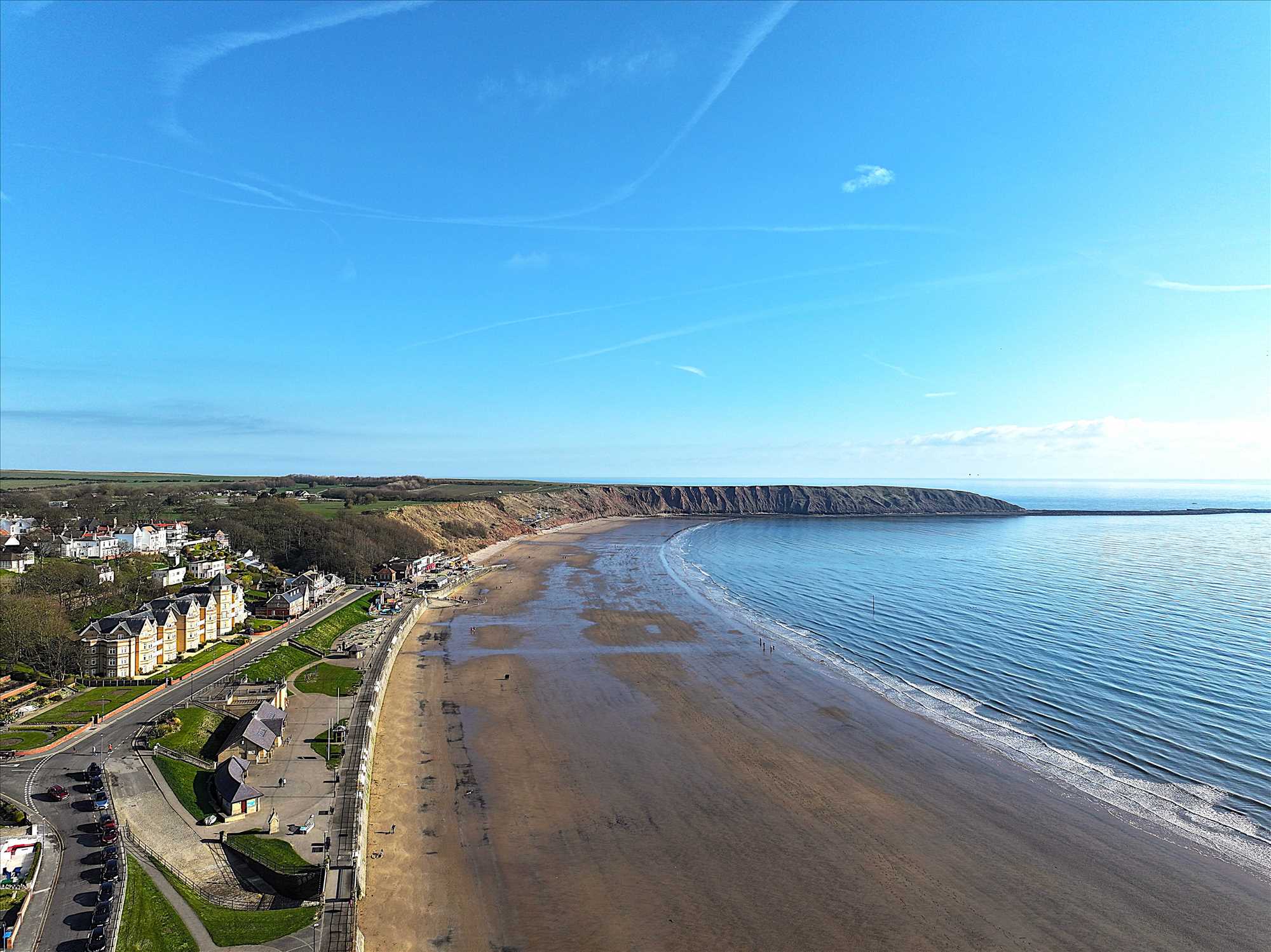 Deepdene, The Beach, Filey - Picture 2