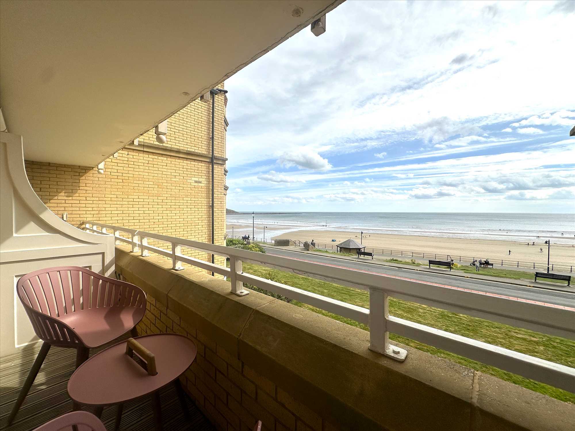 Deepdene, The Beach, Filey - Picture 3