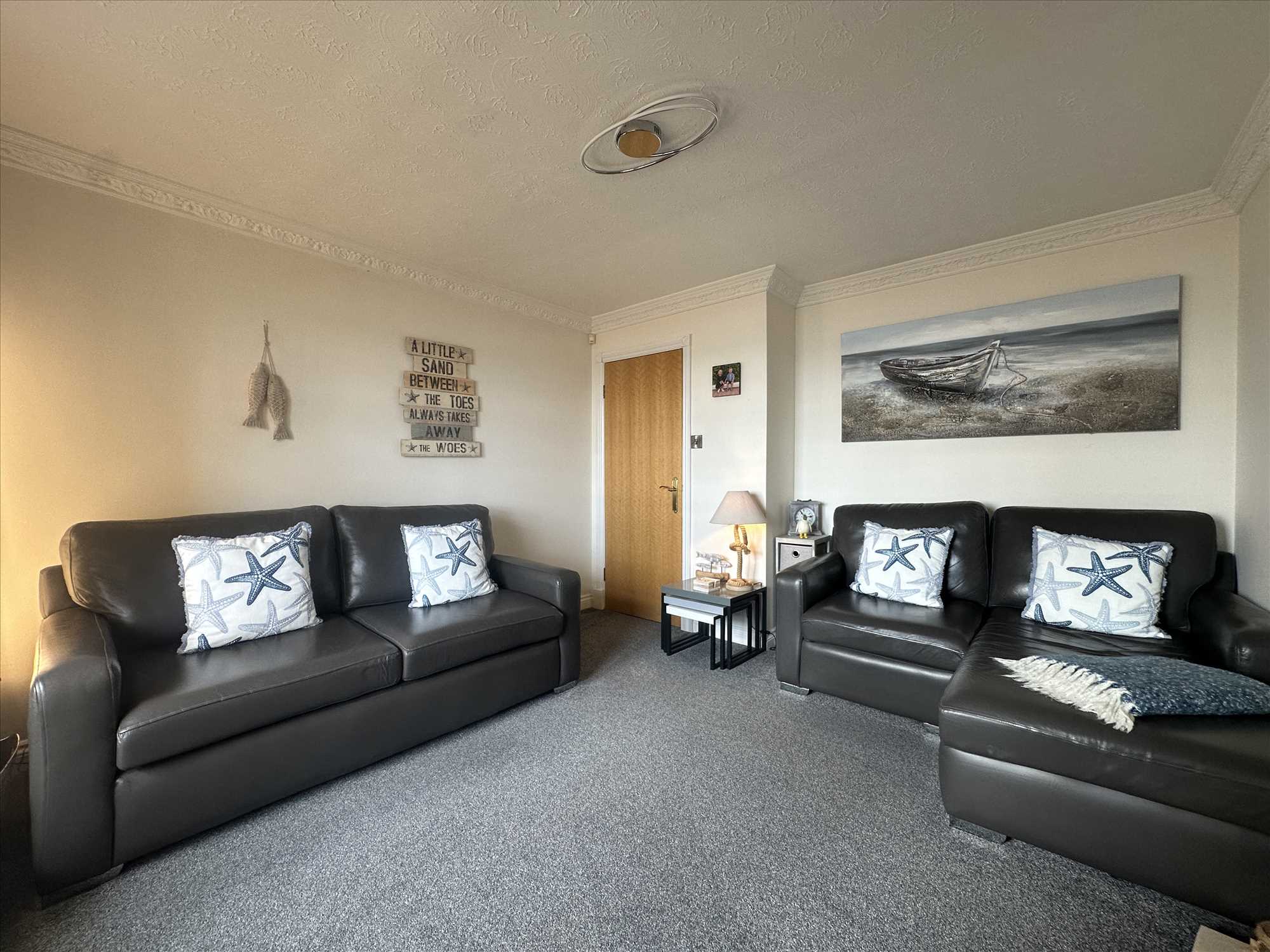 Deepdene, The Beach, Filey - Picture 8