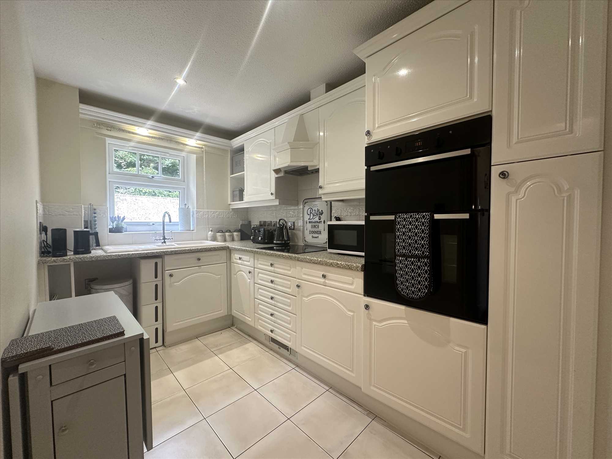 Deepdene, The Beach, Filey - Picture 10