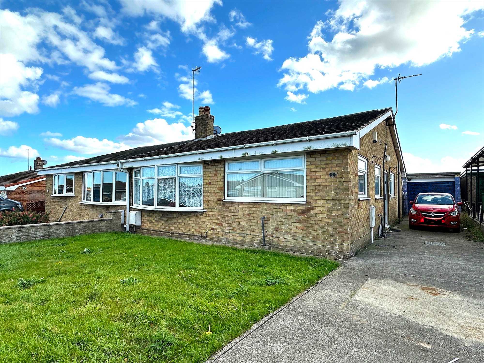 Oak Close, Filey - Picture 1