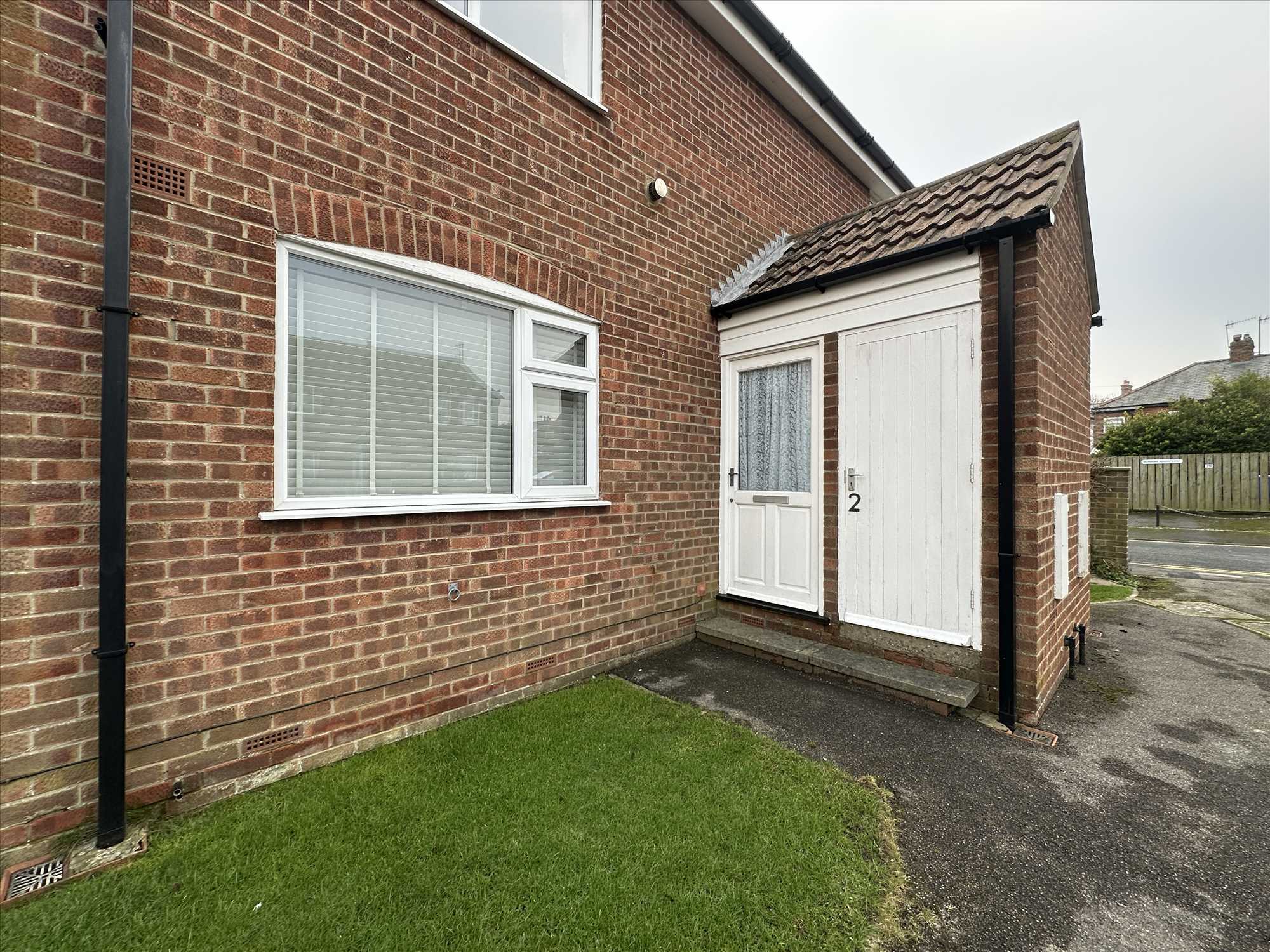 South Crescent Close, Filey - Print - Picture 12