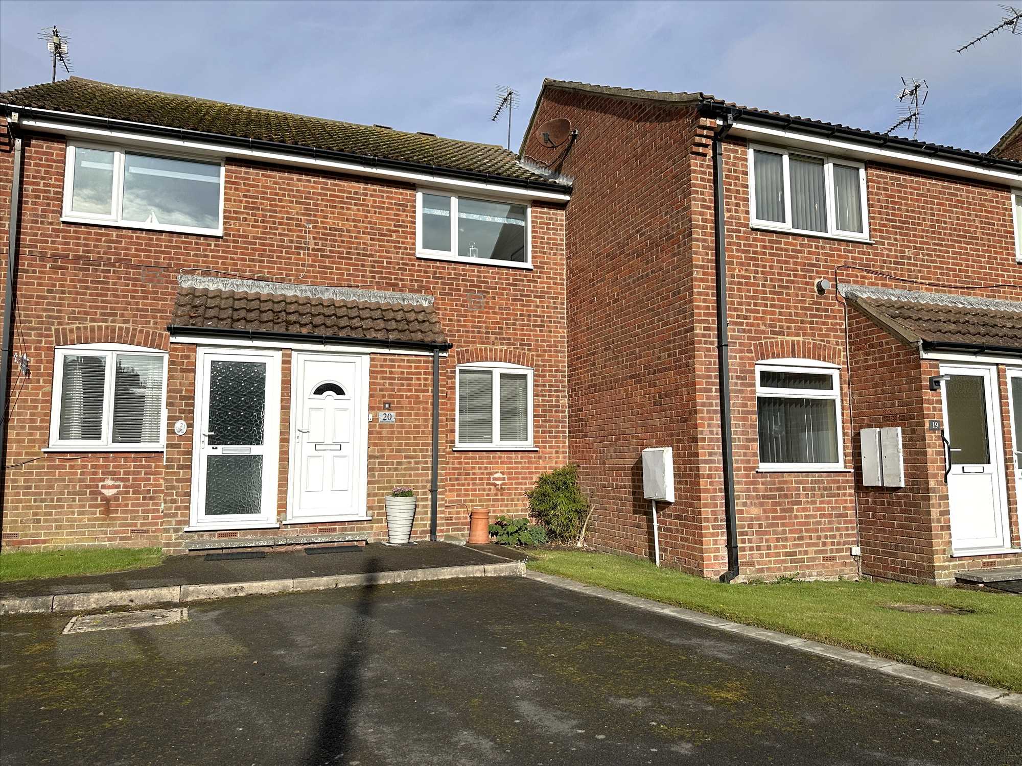 South Crescent Close, Filey - Picture 1