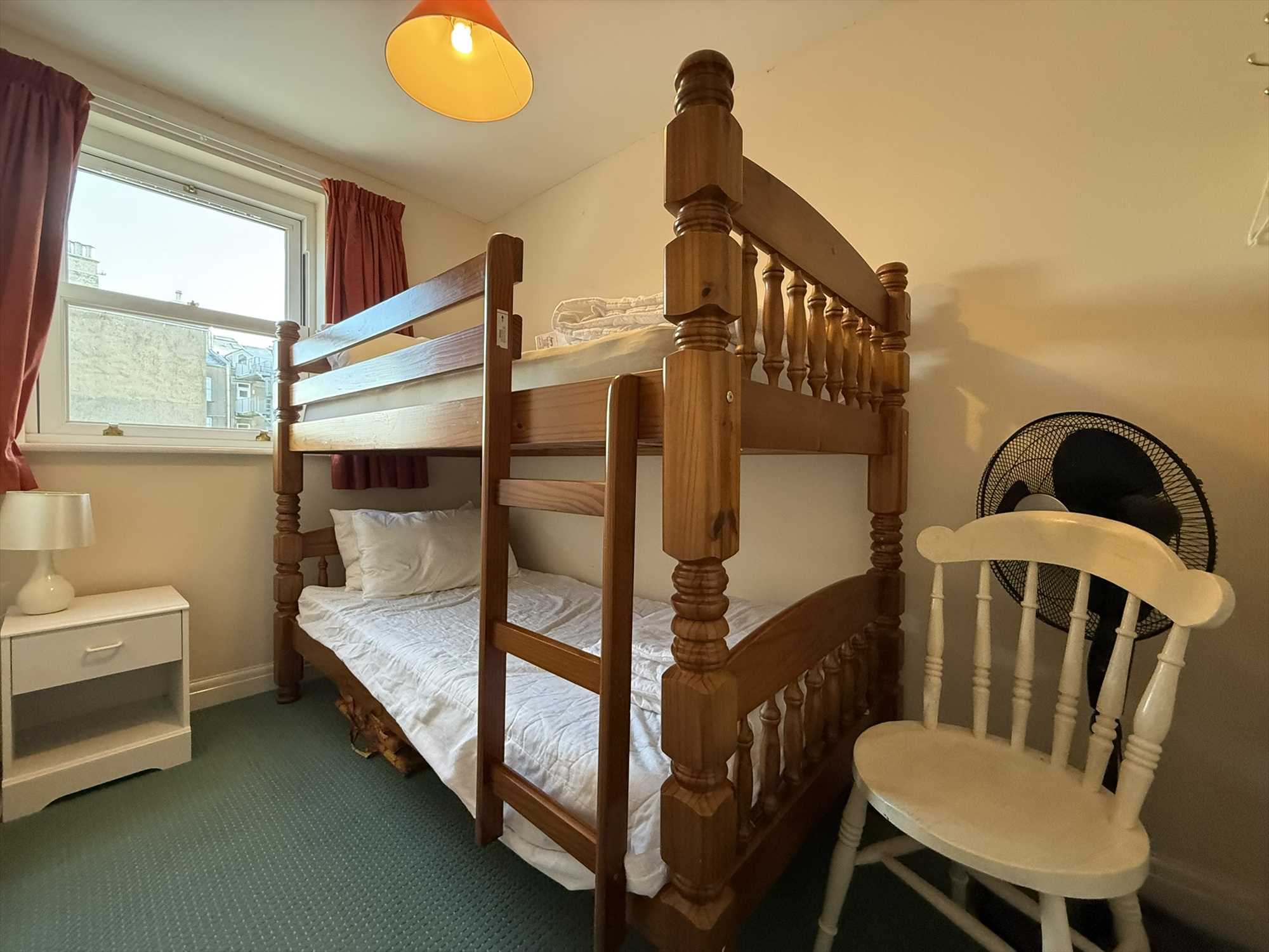 Newton Court - Picture 6