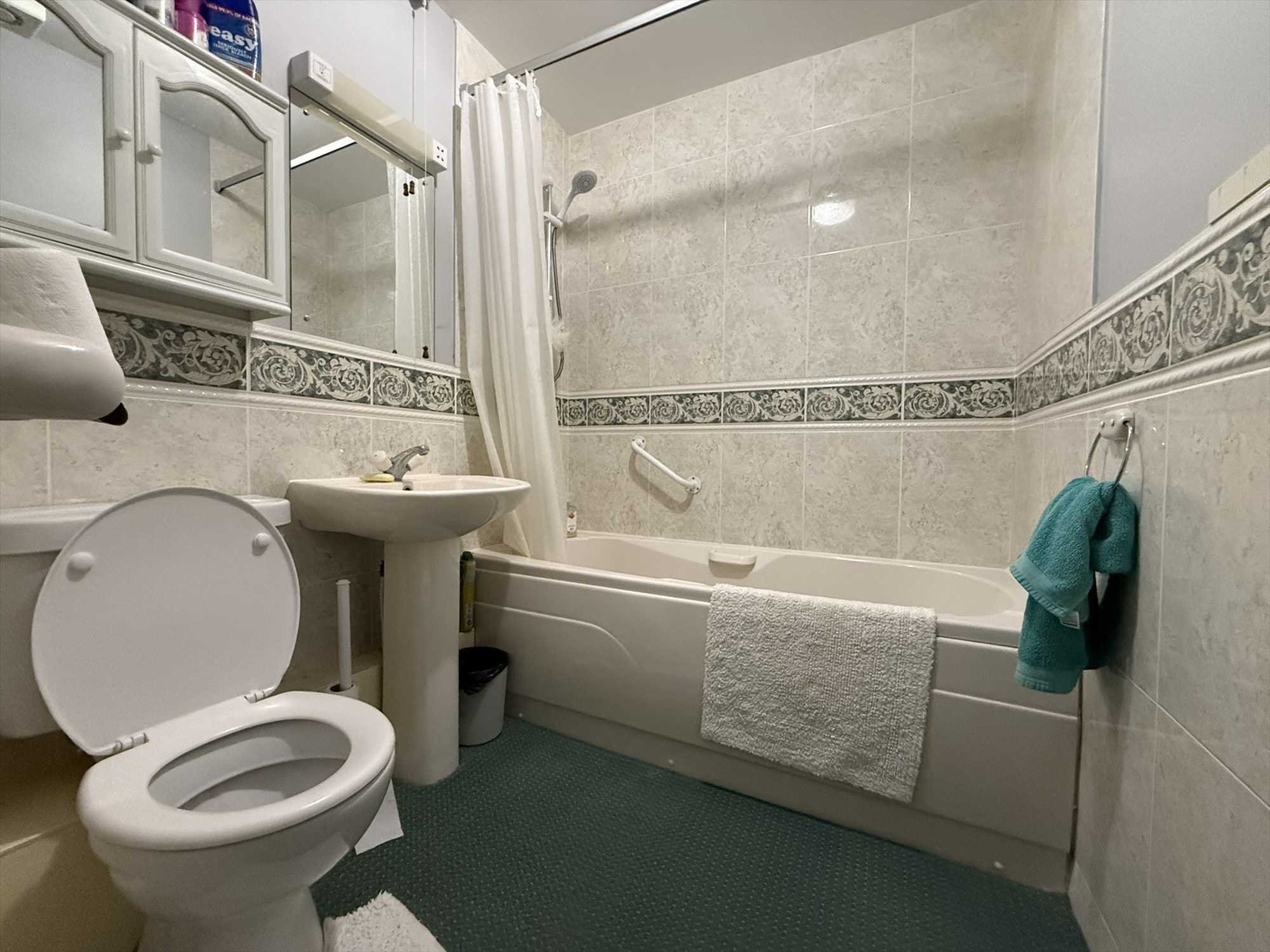 Newton Court - Picture 7