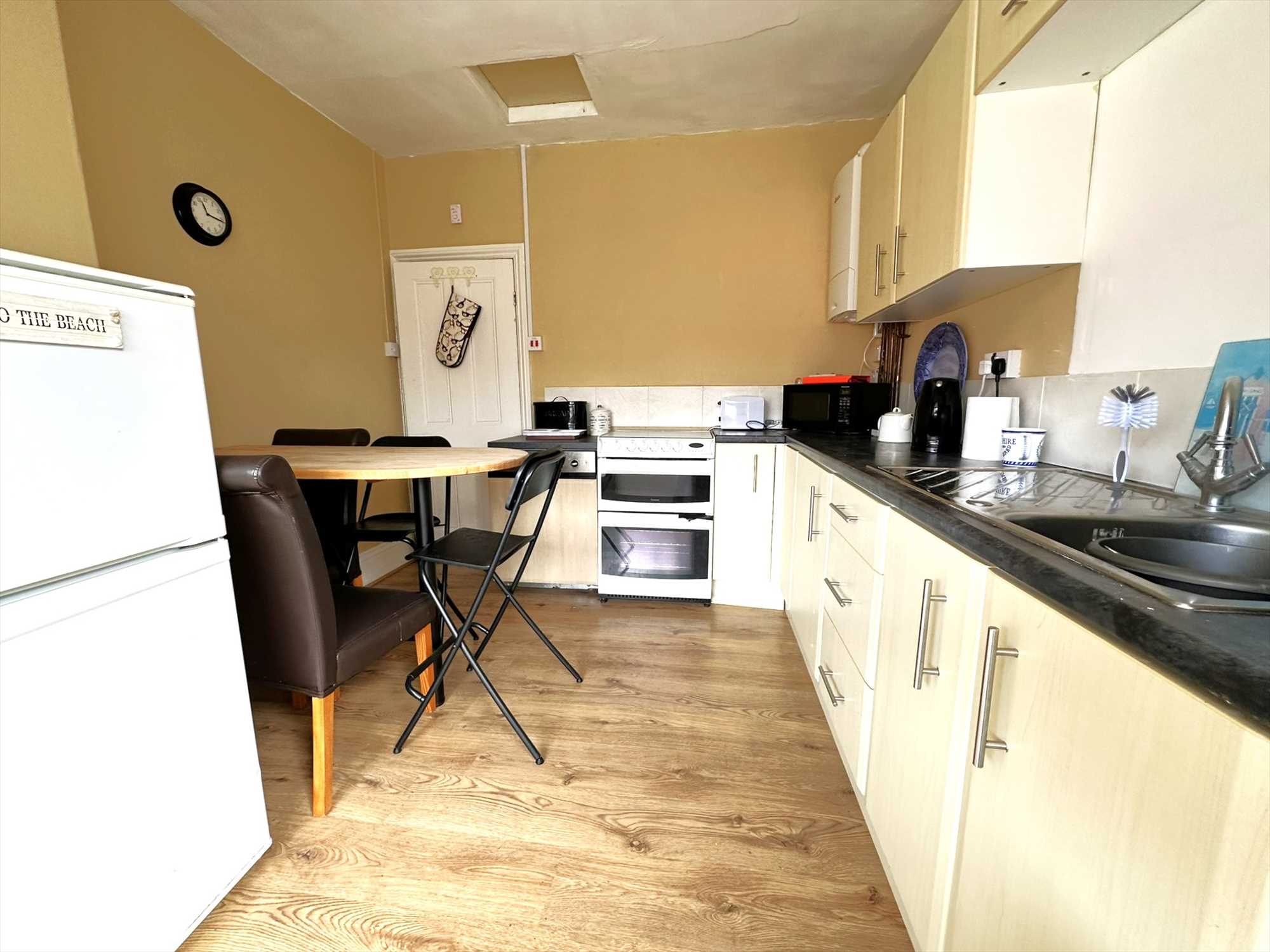 Belle Vue Street, Filey - Picture 4