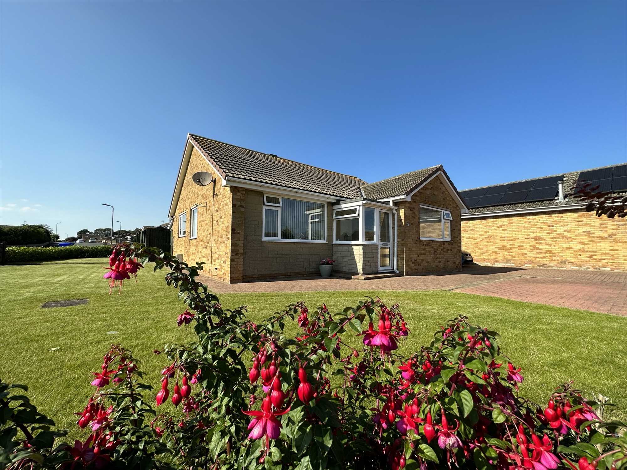 Wooldale Drive, Filey - Picture 1