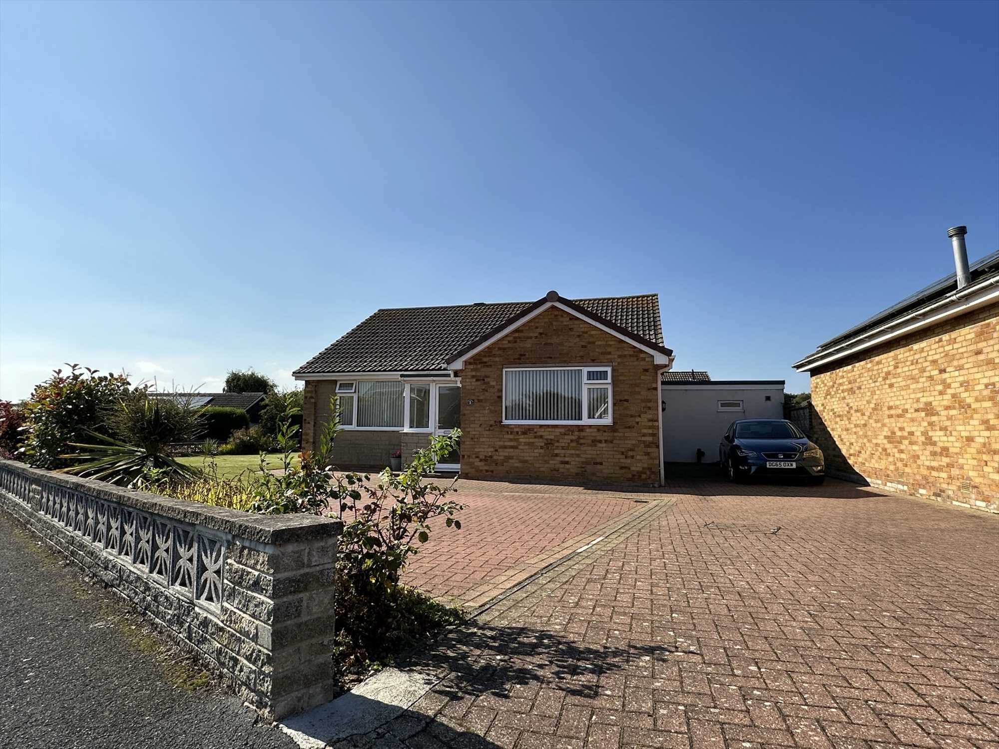 Wooldale Drive, Filey - Picture 2