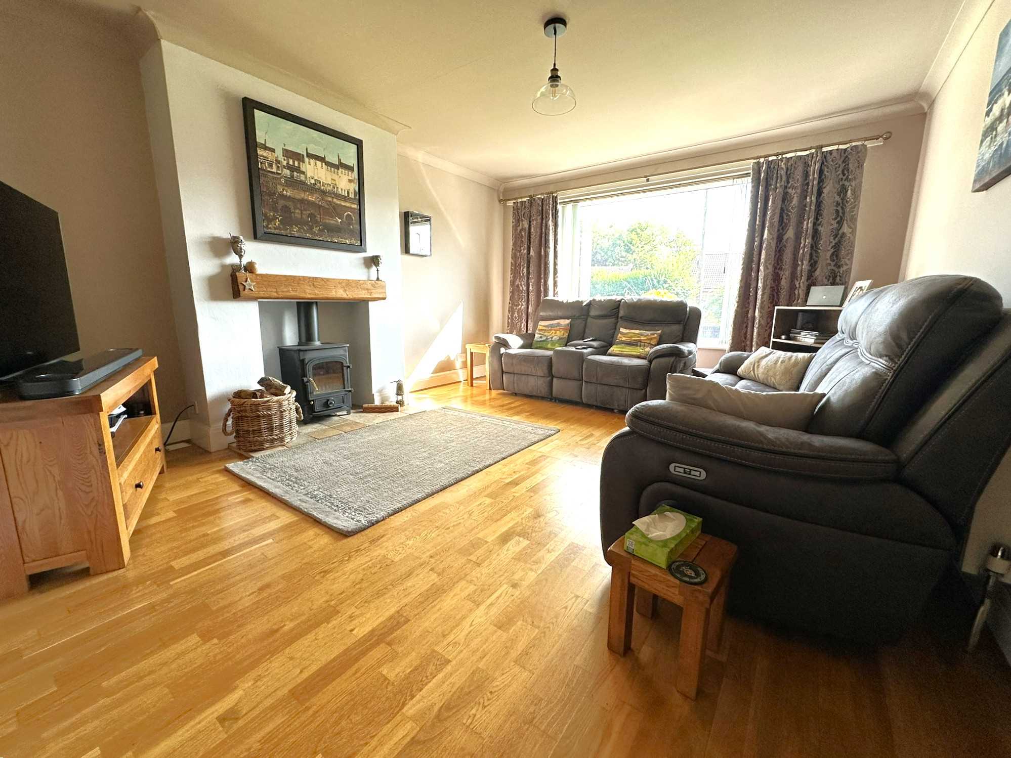 Lodge Gardens, Gristhorpe - Picture 2