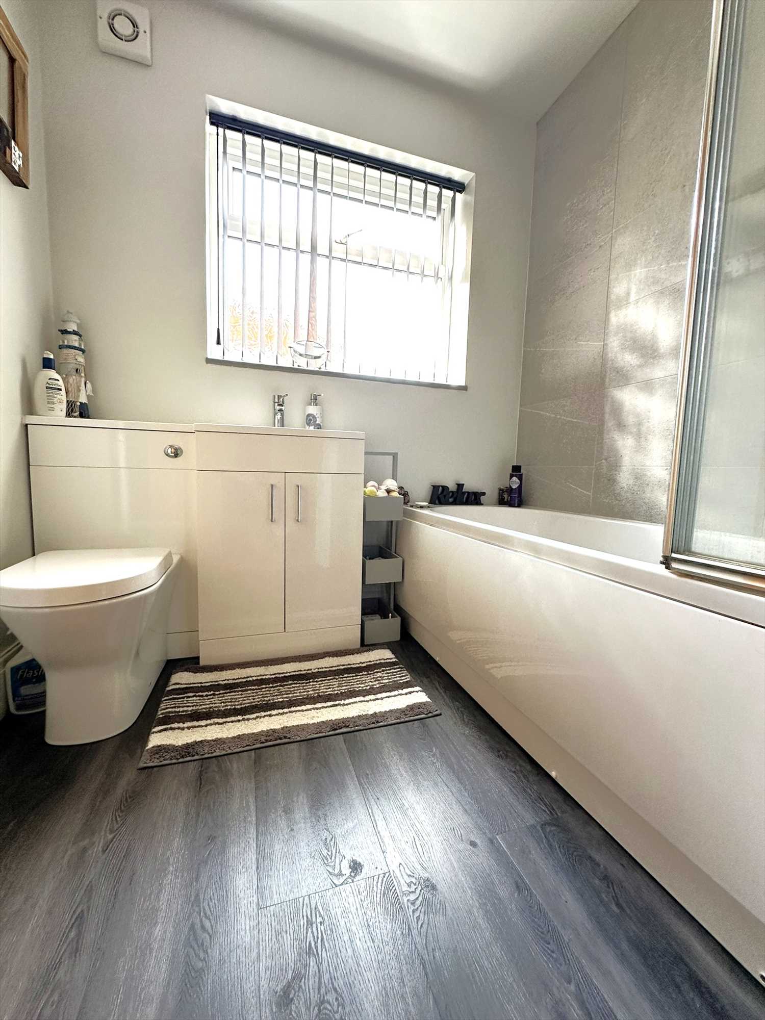 Lodge Gardens, Gristhorpe - Picture 8