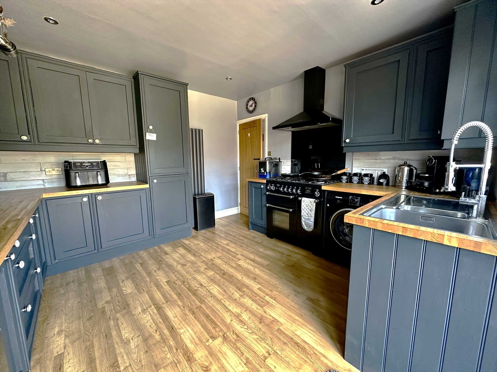 Lodge Gardens, Gristhorpe - Picture 11