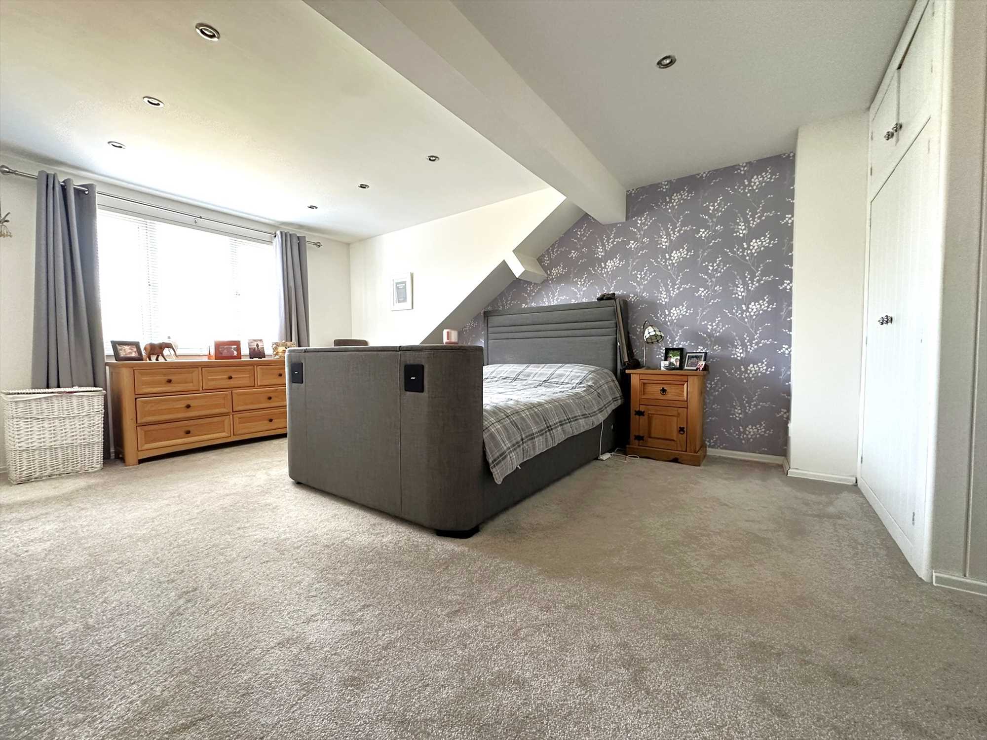 Lodge Gardens, Gristhorpe - Picture 13