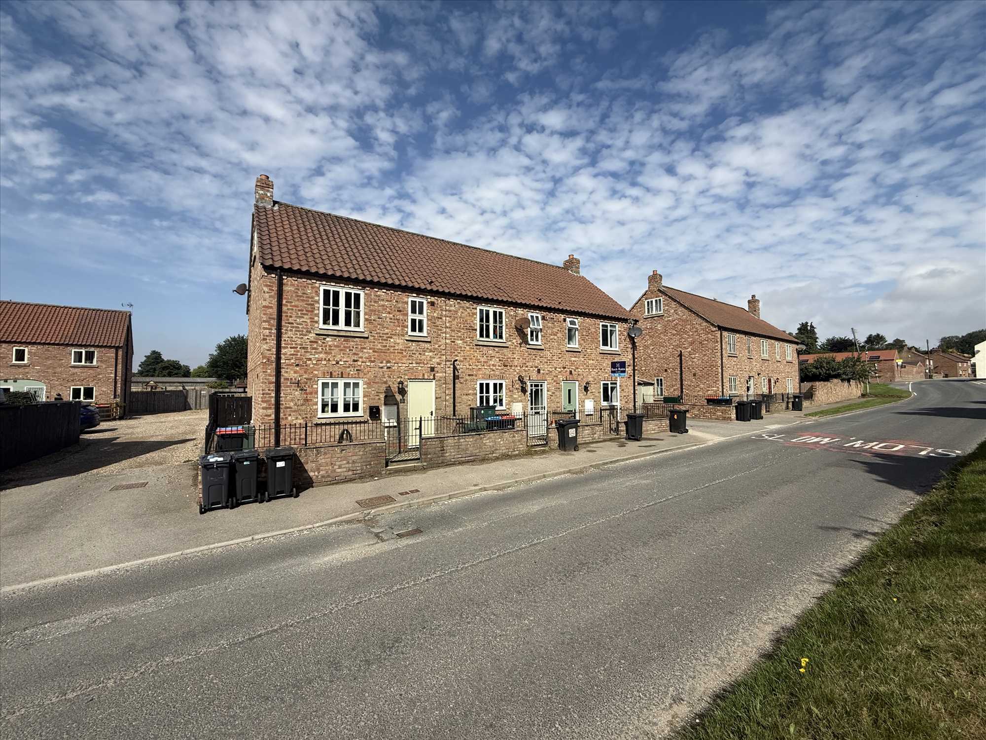 Manor Rise, Main Street, Foxholes - Picture 1