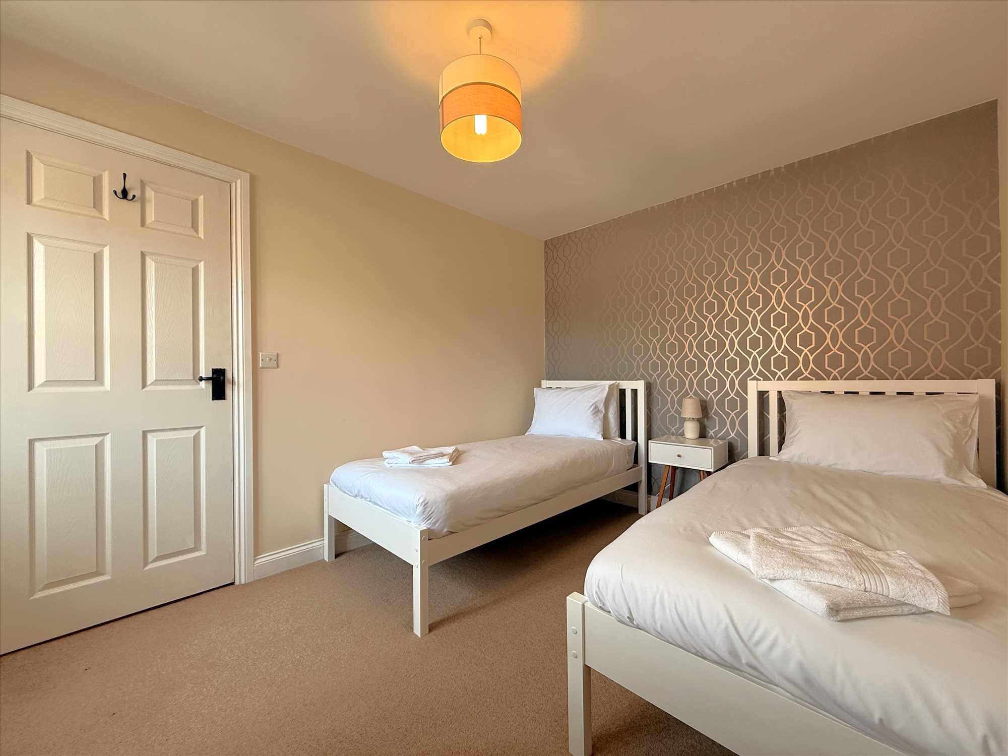 Manor Rise, Main Street, Foxholes - Picture 12