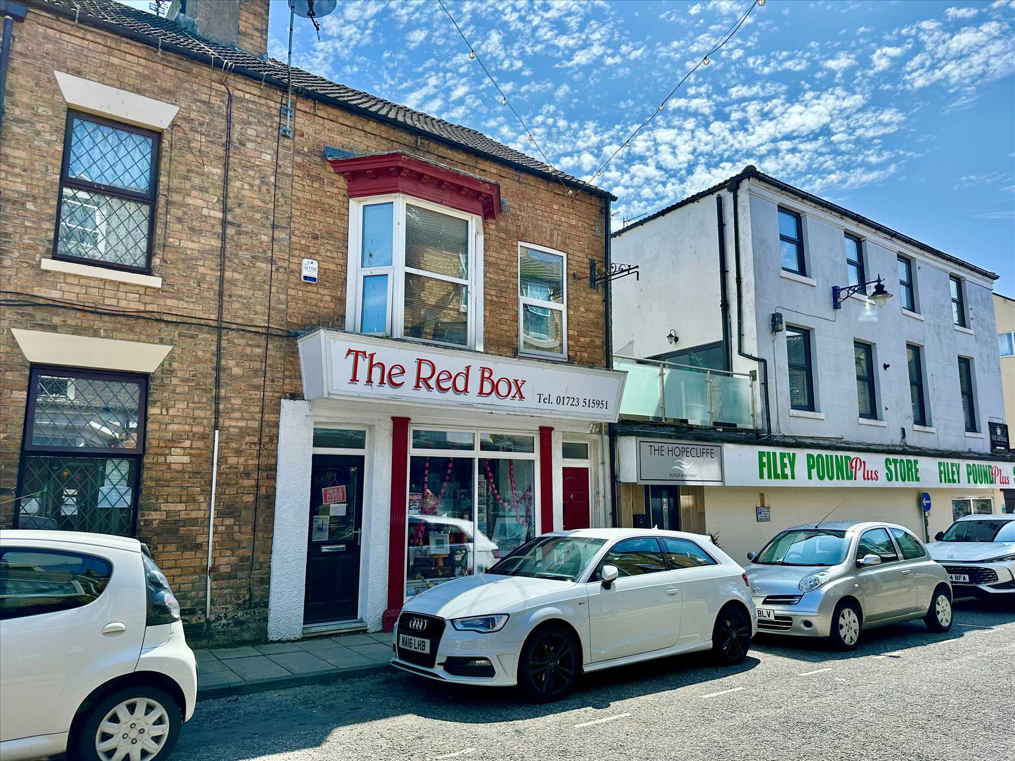 FILEY TOWN CENTRE LOCK UP SHOP FOR SALE - Picture 1