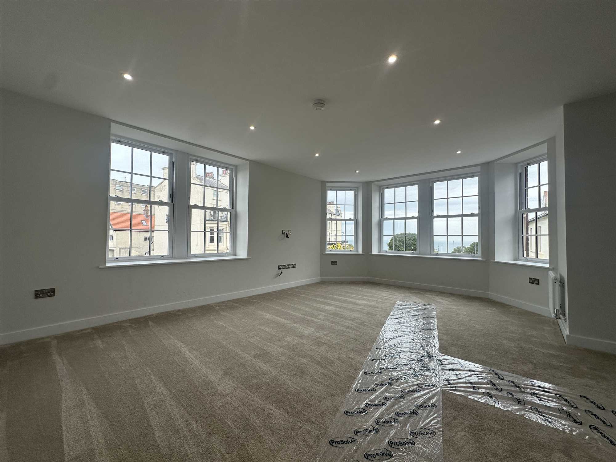 First Floor, Endsleigh Convent, South Crescent Road, Filey - Picture 2