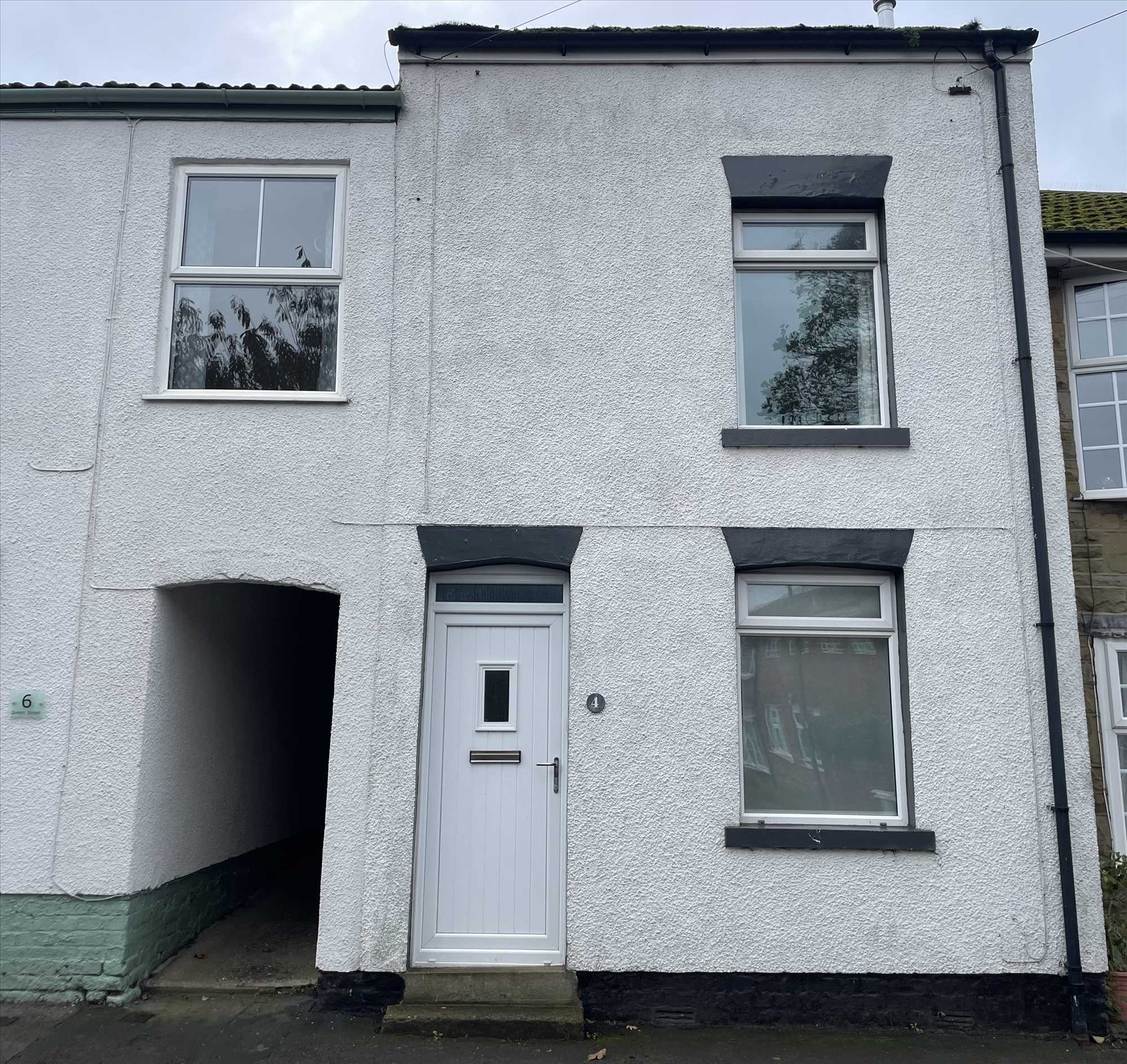 Queen Street - Picture 1