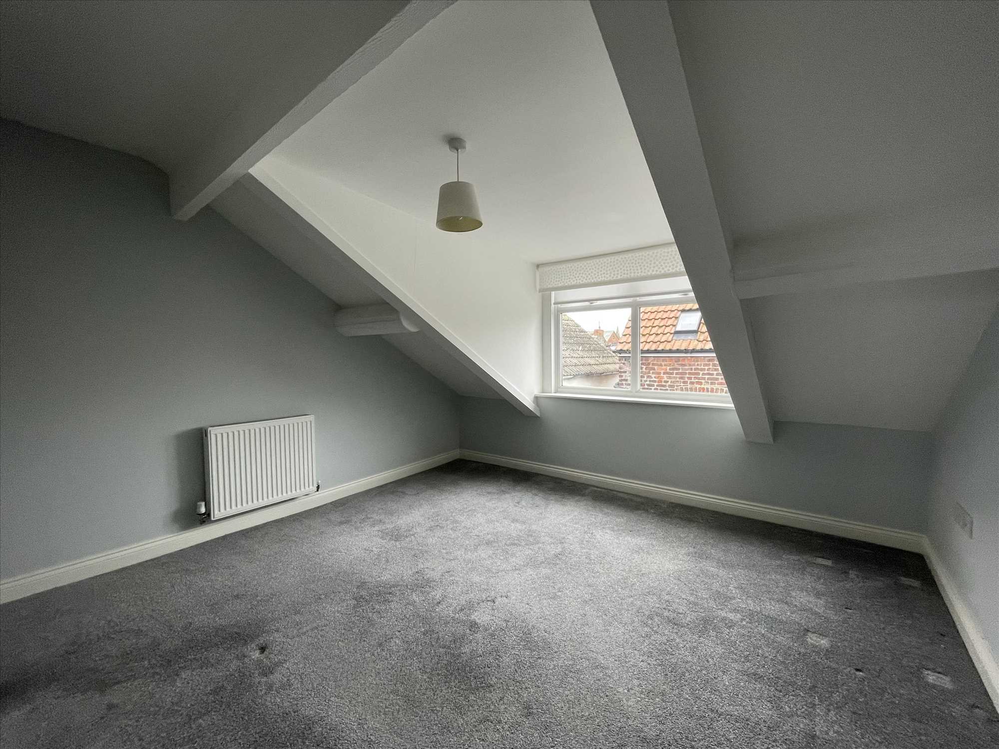 Queen Street - Picture 6