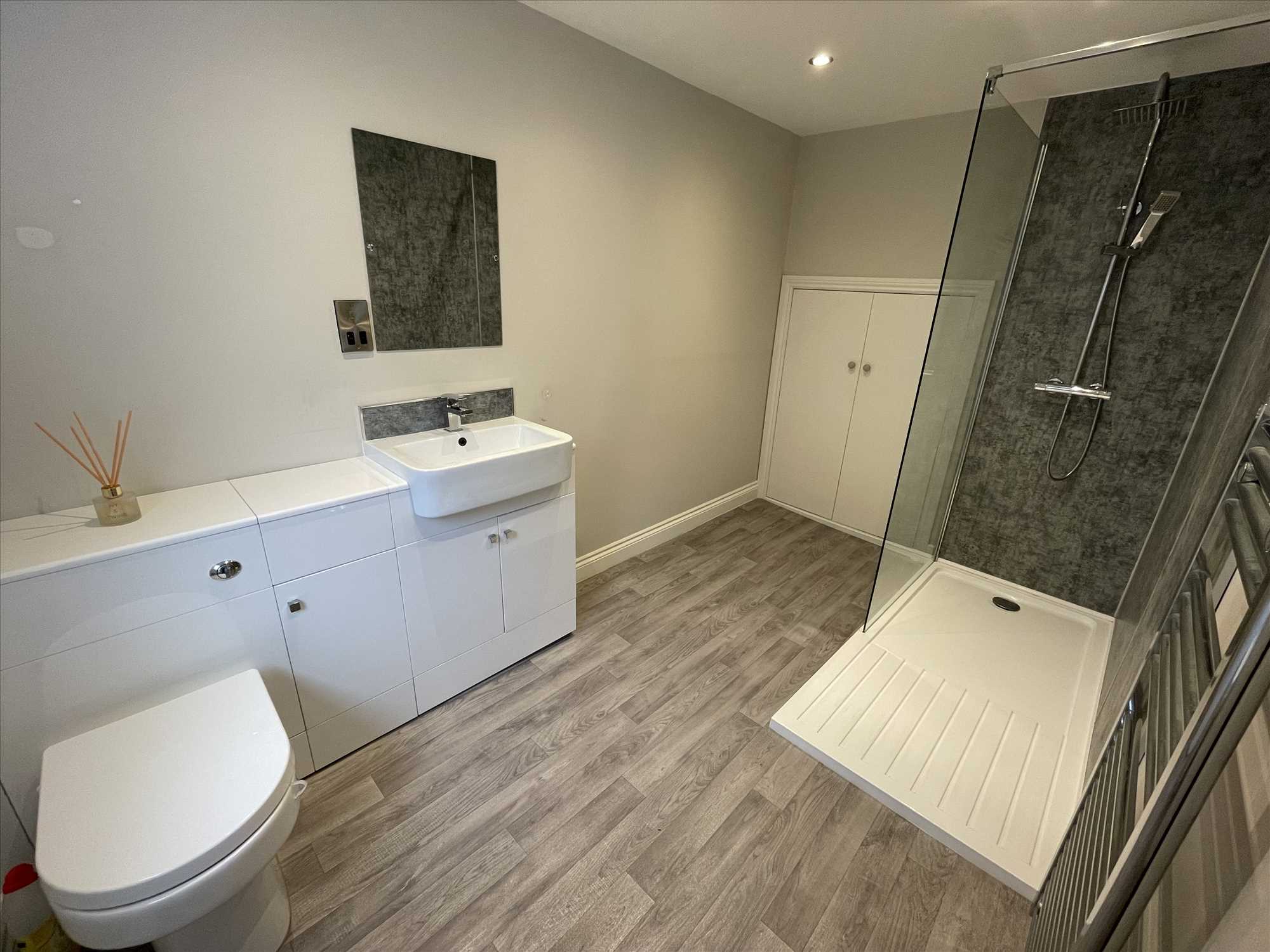 Queen Street - Picture 7