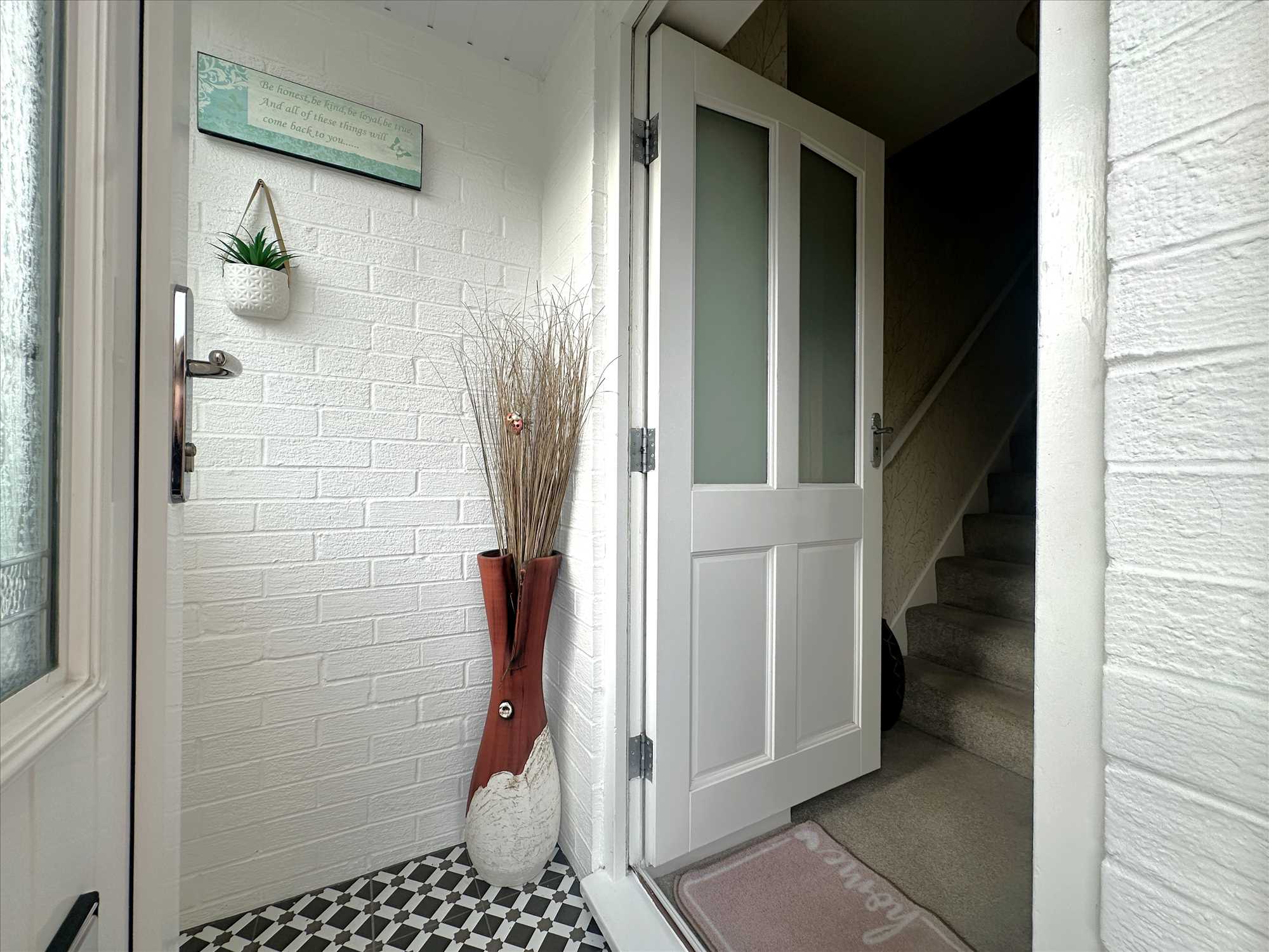 Teal Close, Filey - Picture 2