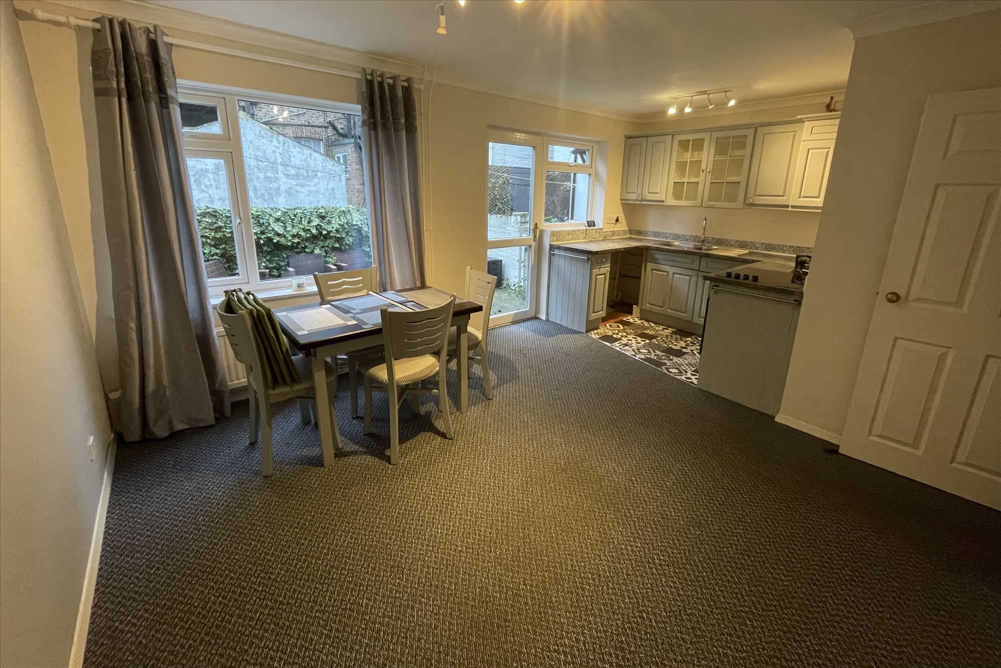 South Crescent Road - Picture 2