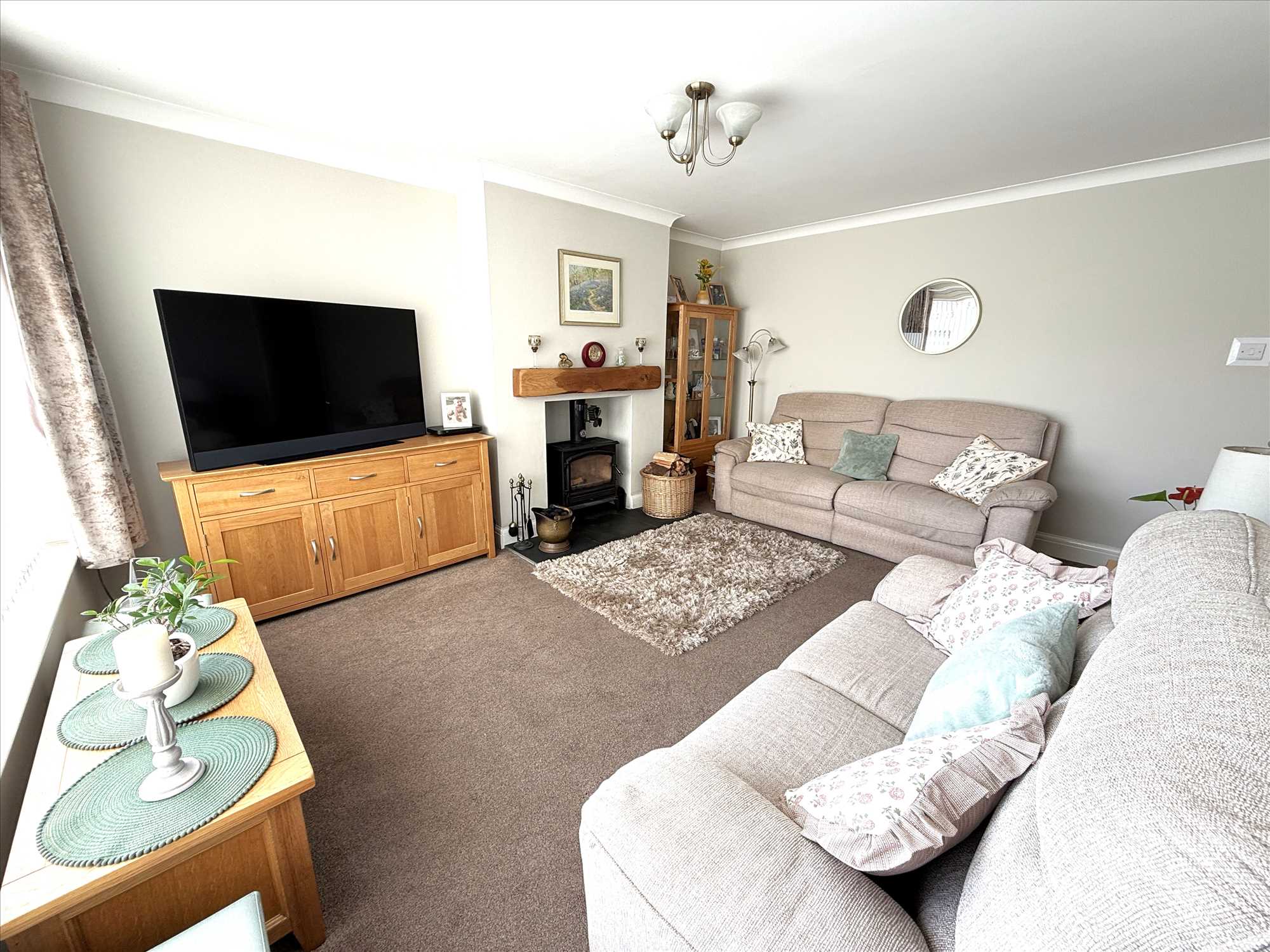 Lodge Gardens, Gristhorpe - Picture 5