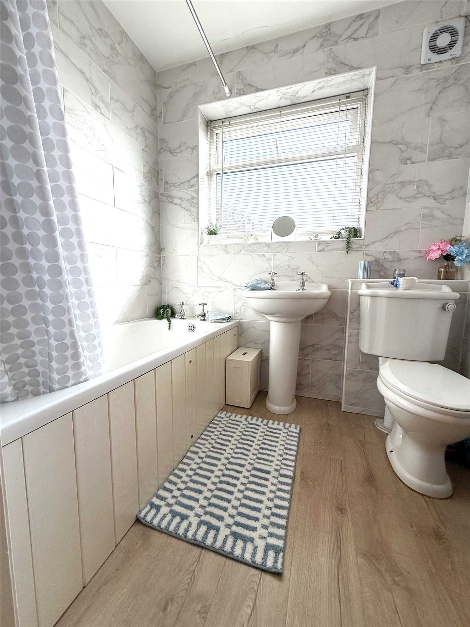 Lodge Gardens, Gristhorpe - Picture 7