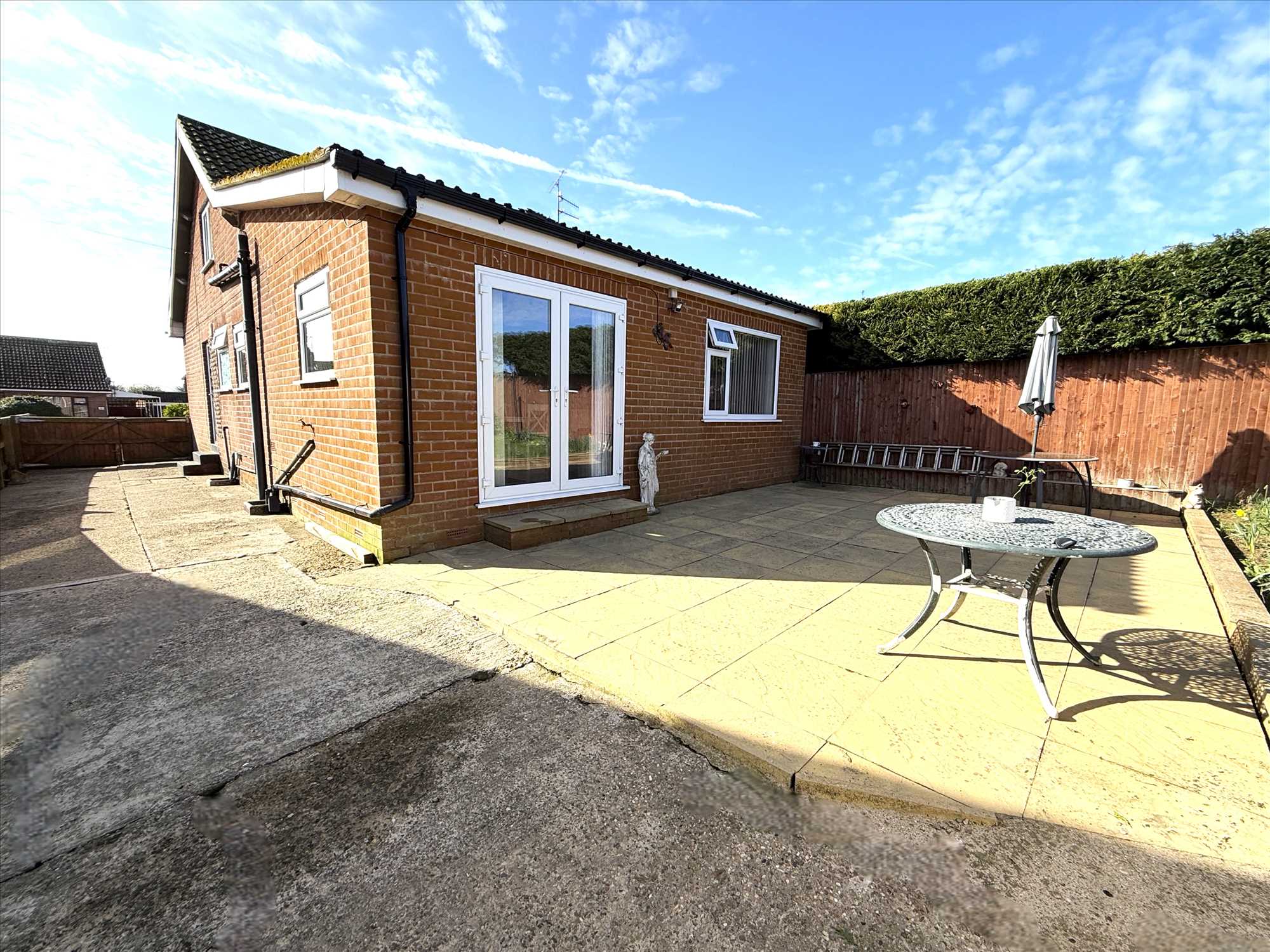 Lodge Gardens, Gristhorpe - Picture 14