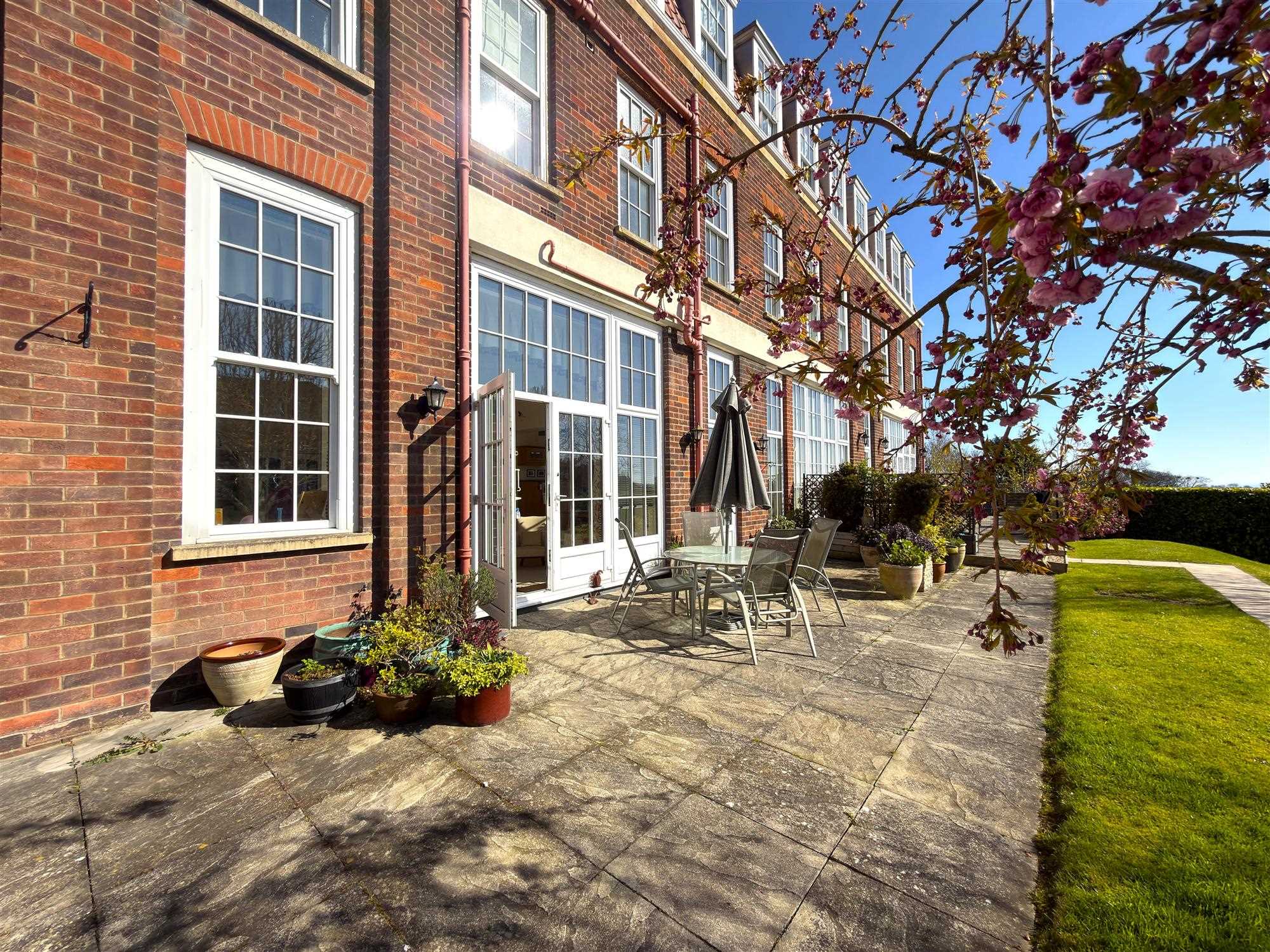 The Quadrangle, Hunmanby Hall, Hunmanby - Picture 5