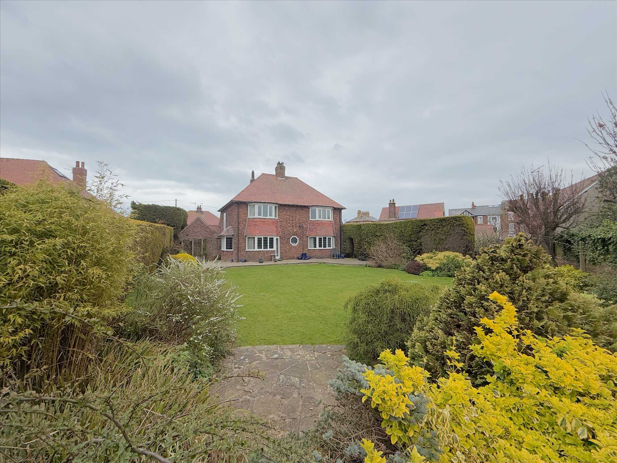 Belle Vue Crescent, Filey - Picture 22