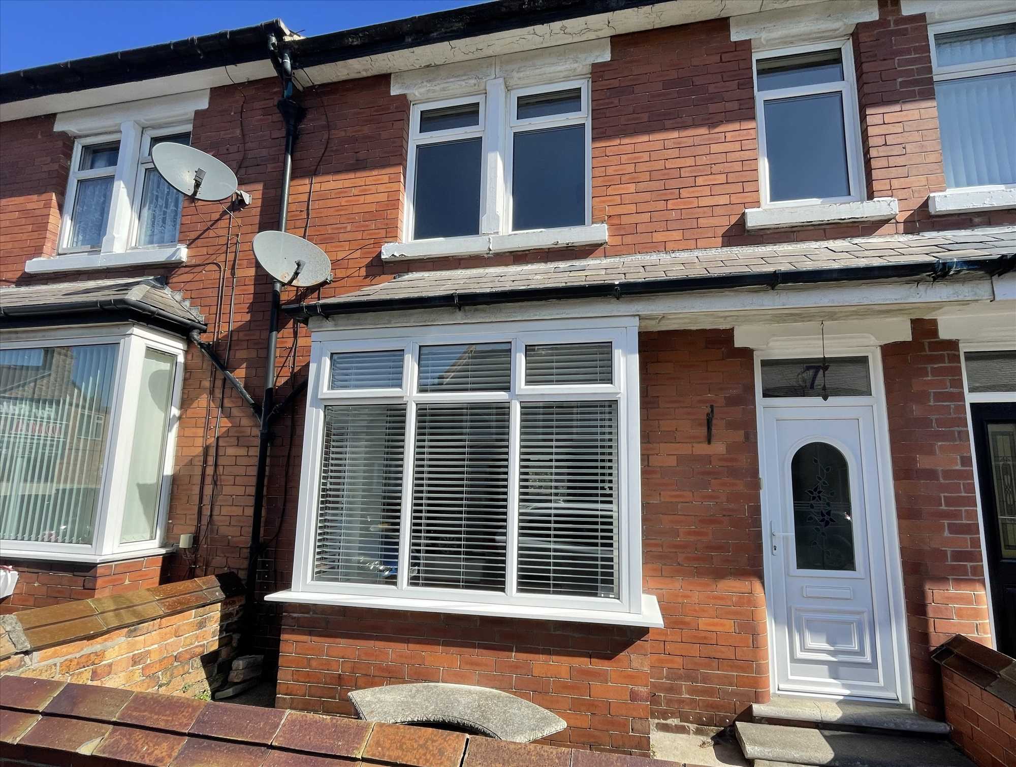 The Avenue - Picture 1