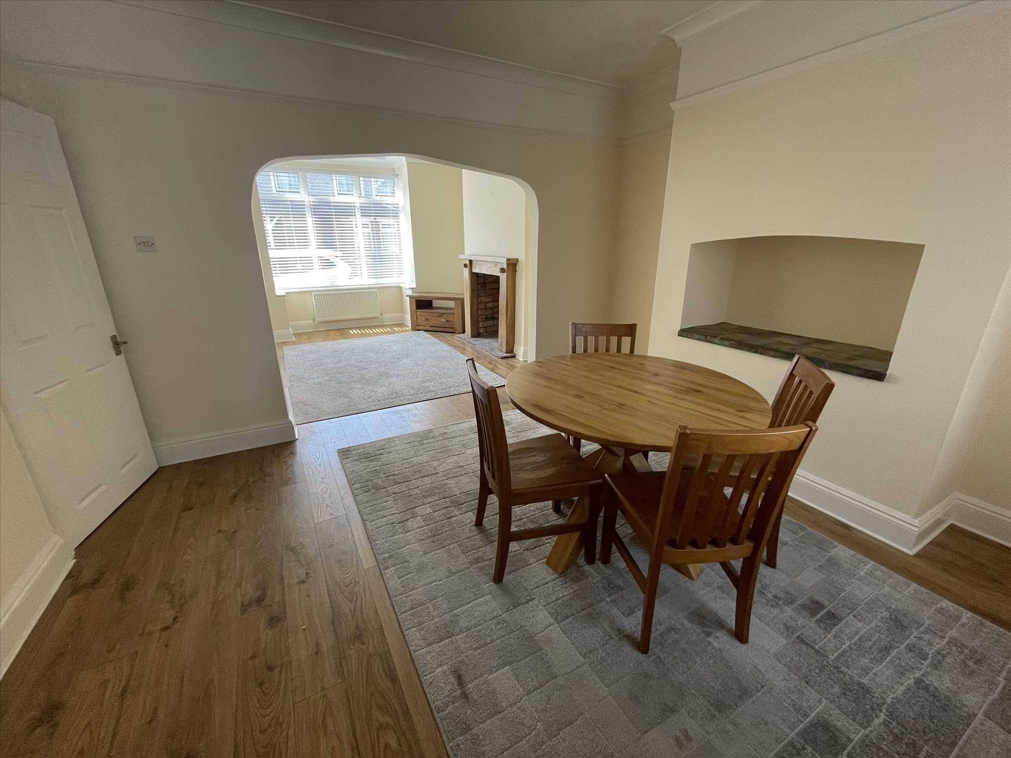 The Avenue - Picture 3