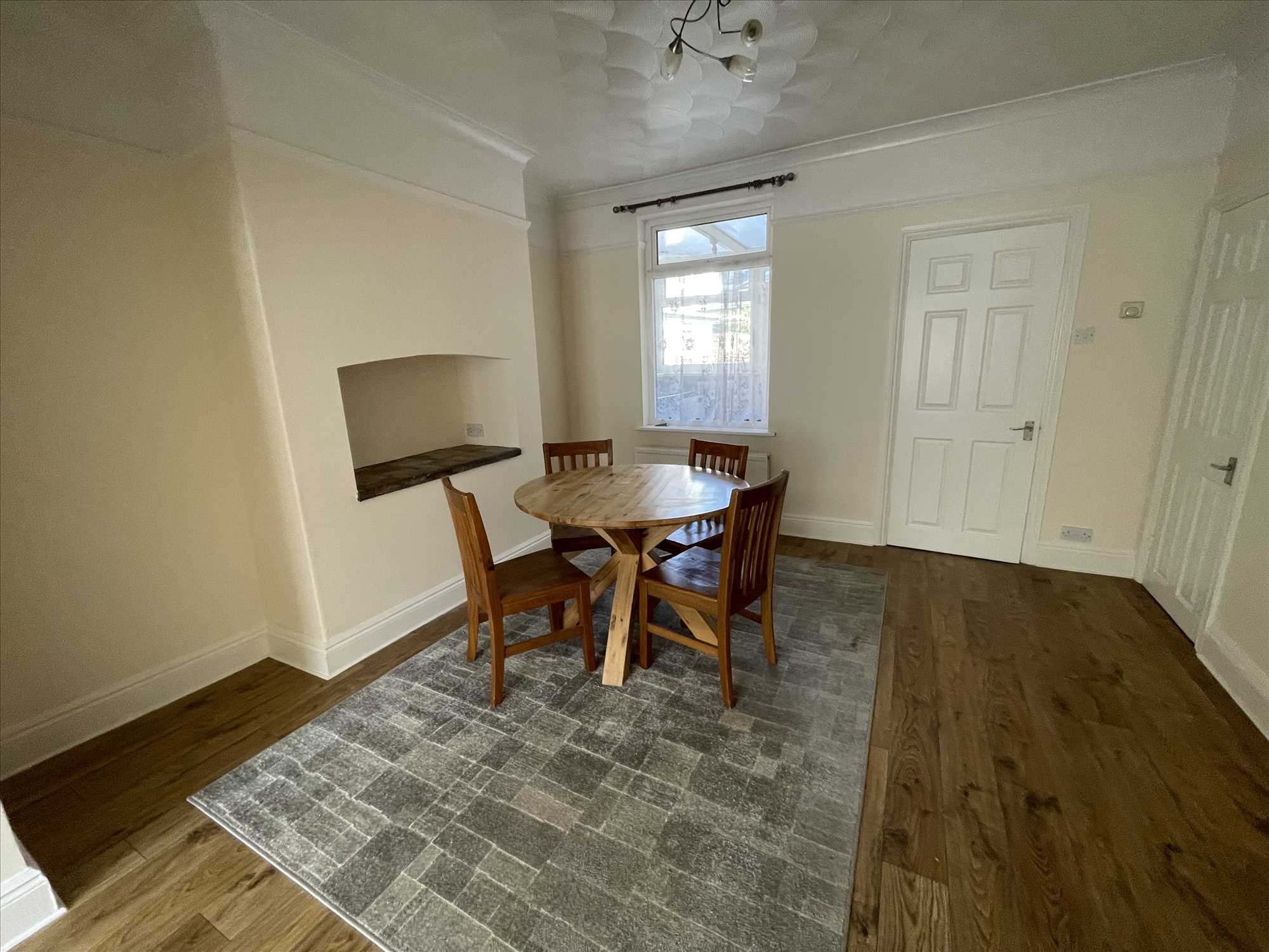 The Avenue - Picture 10