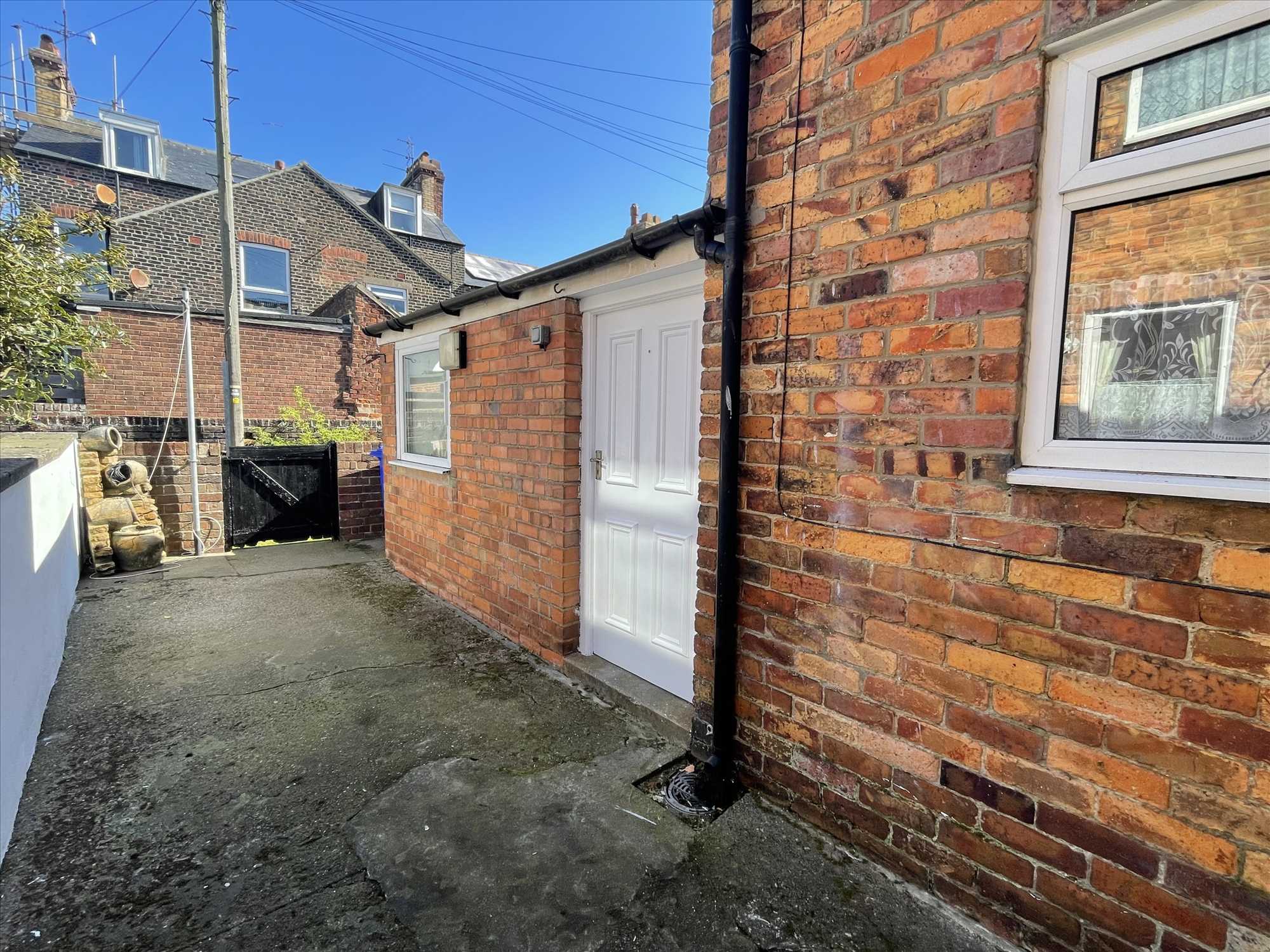 The Avenue - Picture 13