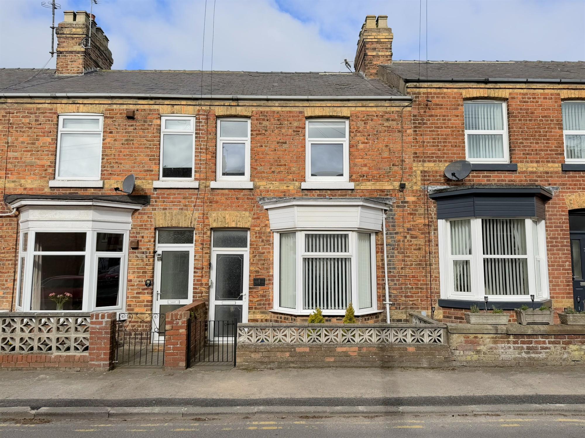 Queens Terrace, Filey - Picture 1