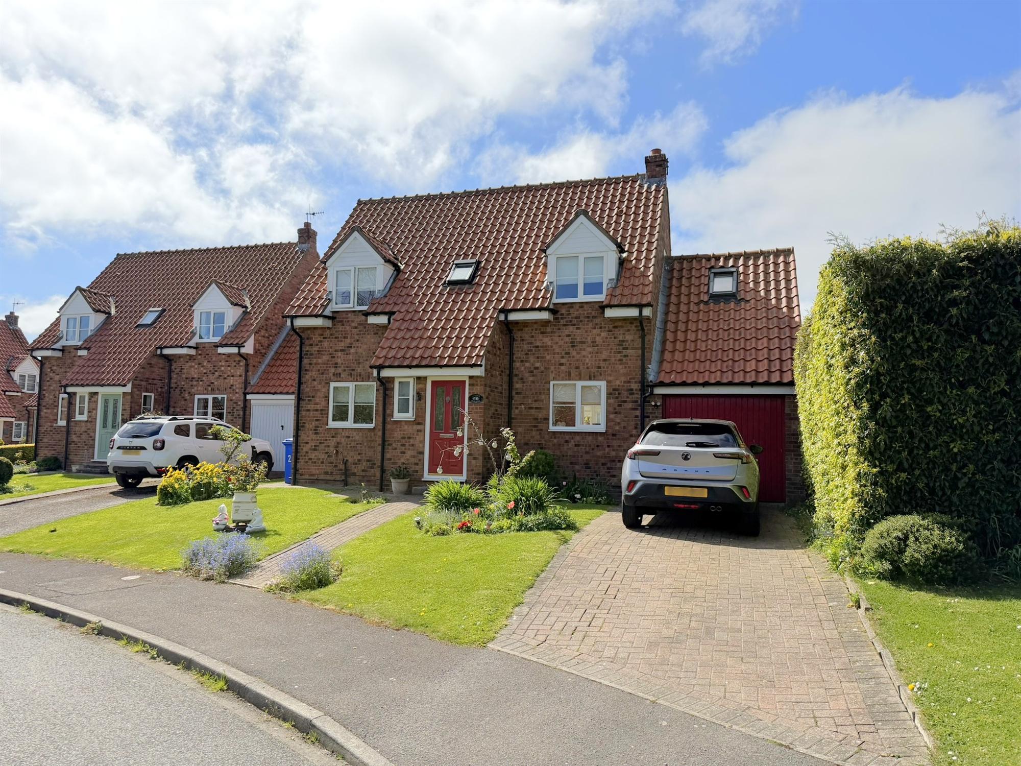 Meadow View, Gristhorpe - Picture 1