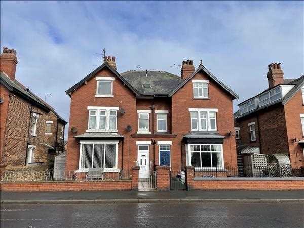 Station Avenue, Filey - Picture 1