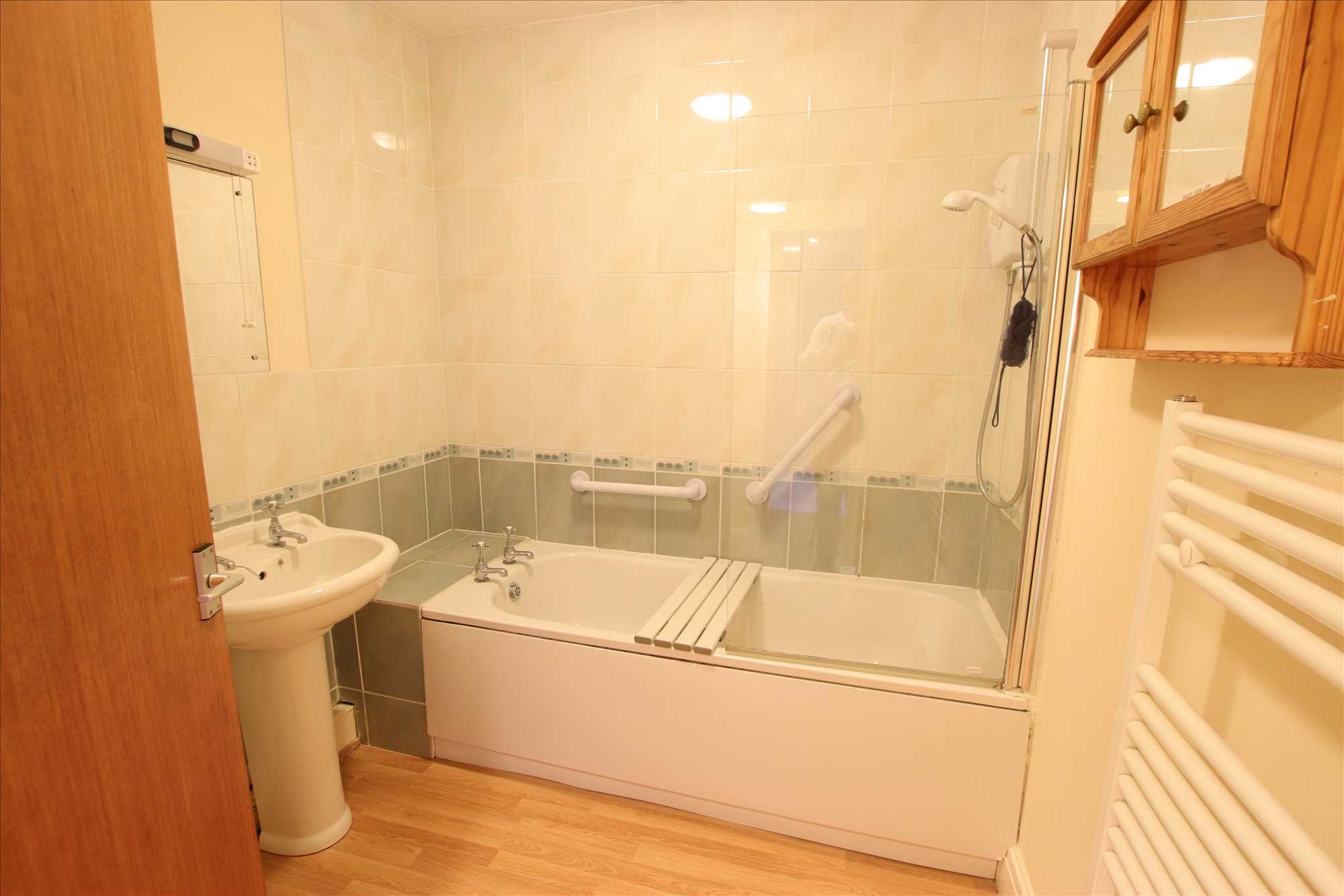 Albion Road, Scarborough - Picture 9