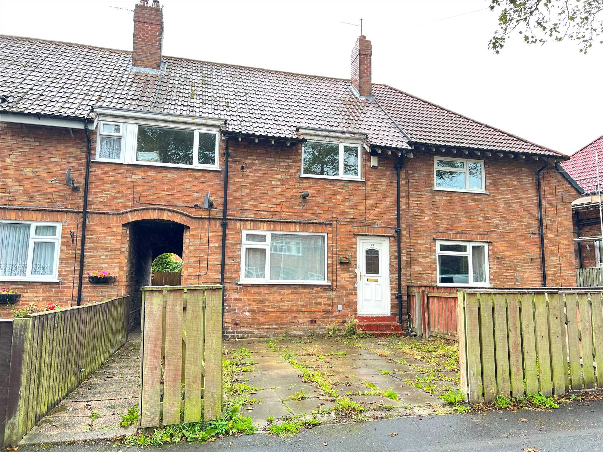 Endcliffe Crescent, Scarborough - Picture 1