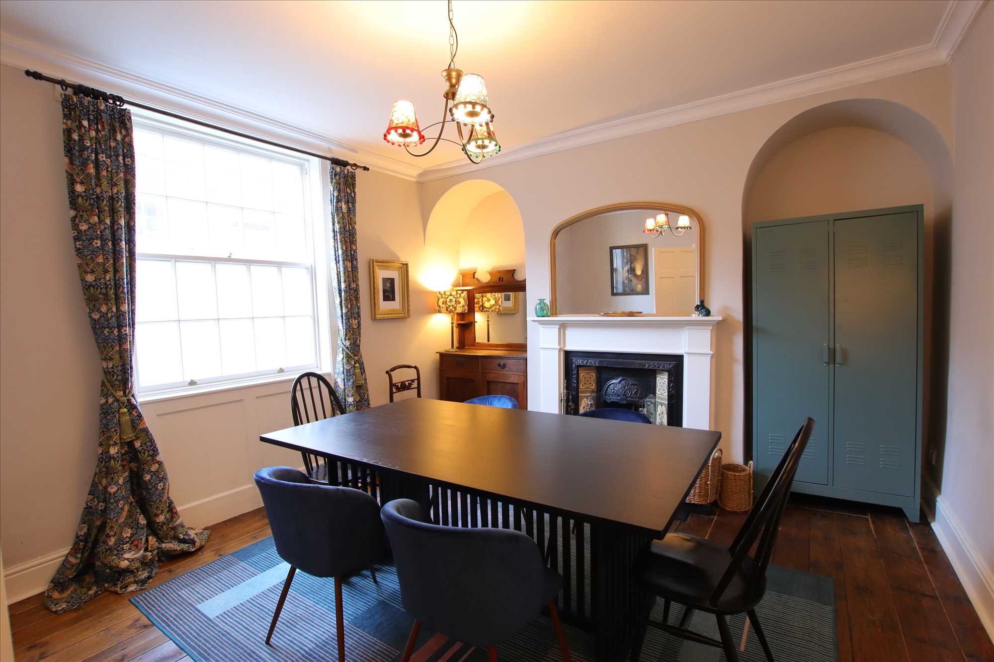 St. Sepulchre Street - Picture 6