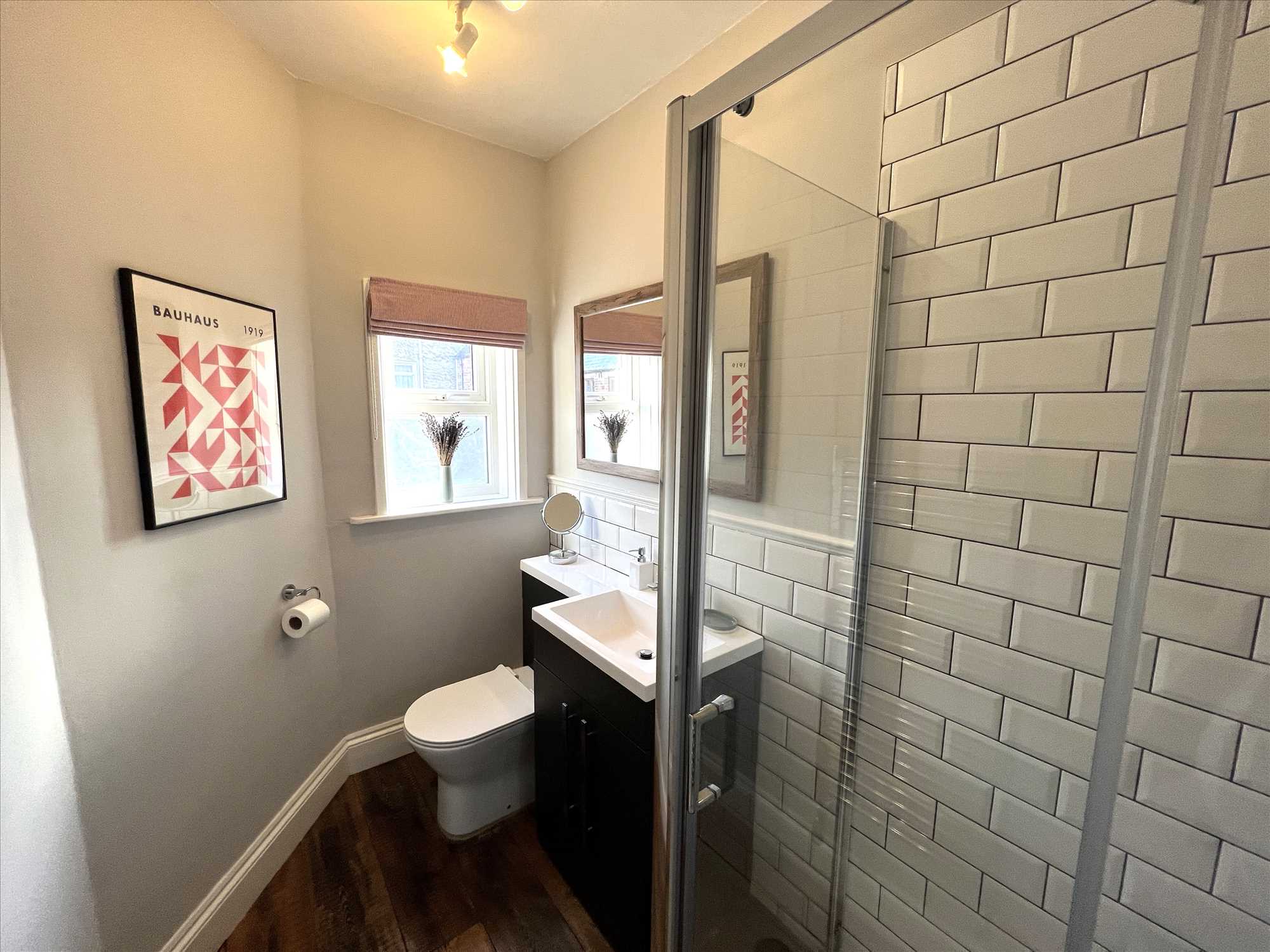 St. Sepulchre Street - Picture 15