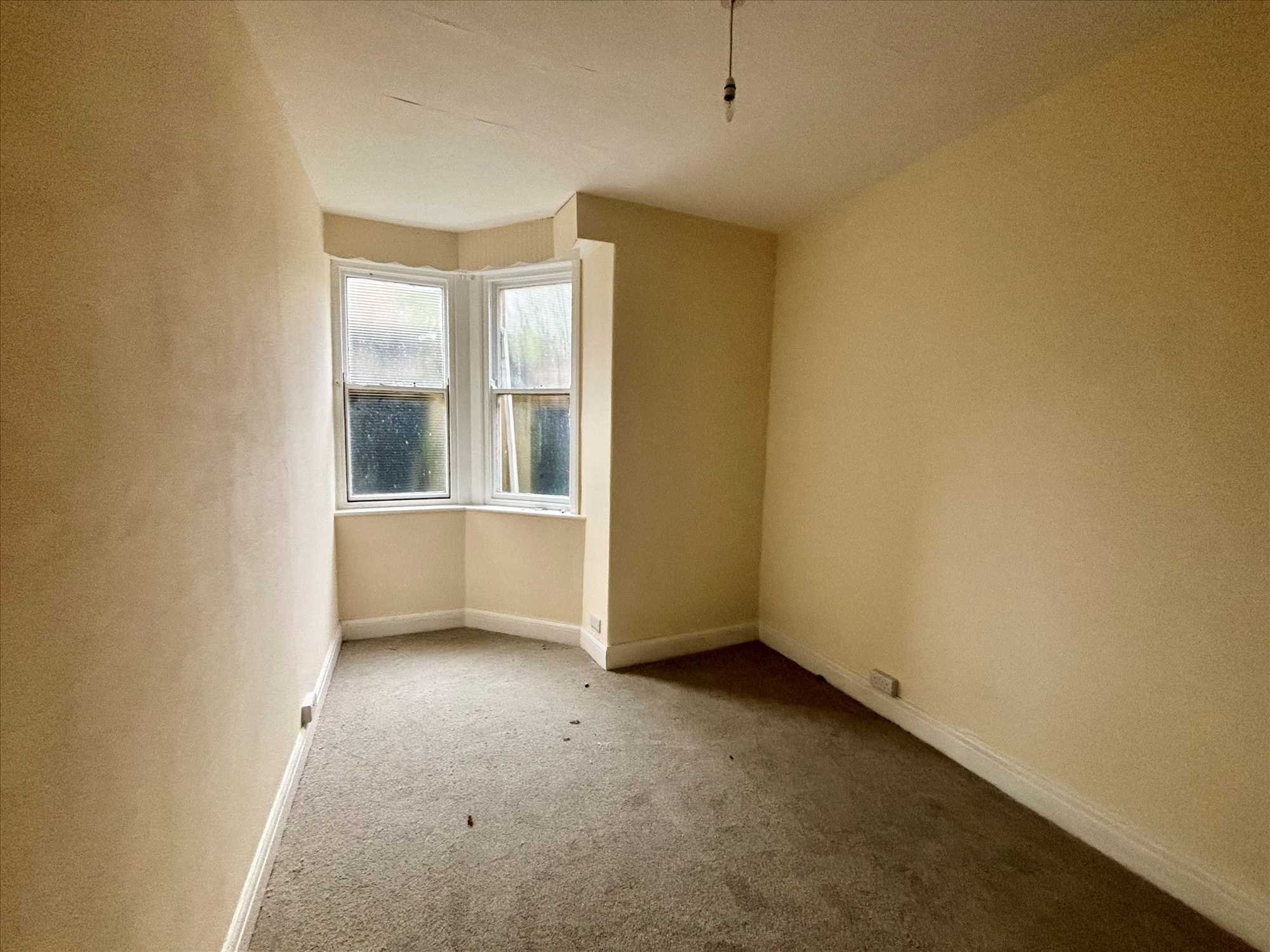 Grosvenor Road - Picture 4